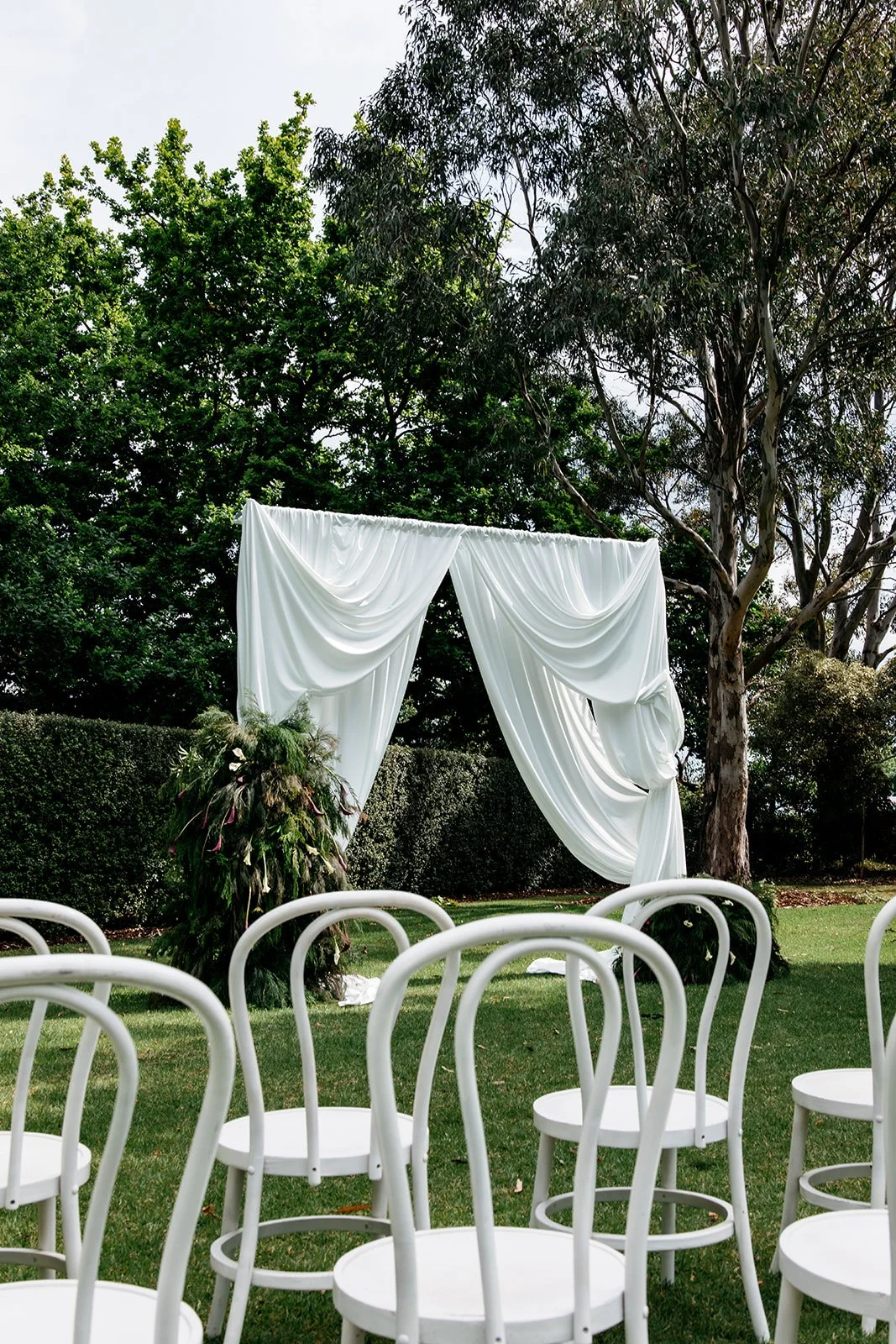 Loving this 'dramatic' elegant ceremony setting with the burgundy lilies and white draping&hellip;

Shot by @kinshipbykristy
Styled by @thecreativeco.gippsland
Flowers by @pastel.posy
Dress from @twelvesouthbridal
Hair by @thecollectivehq__
Make up b