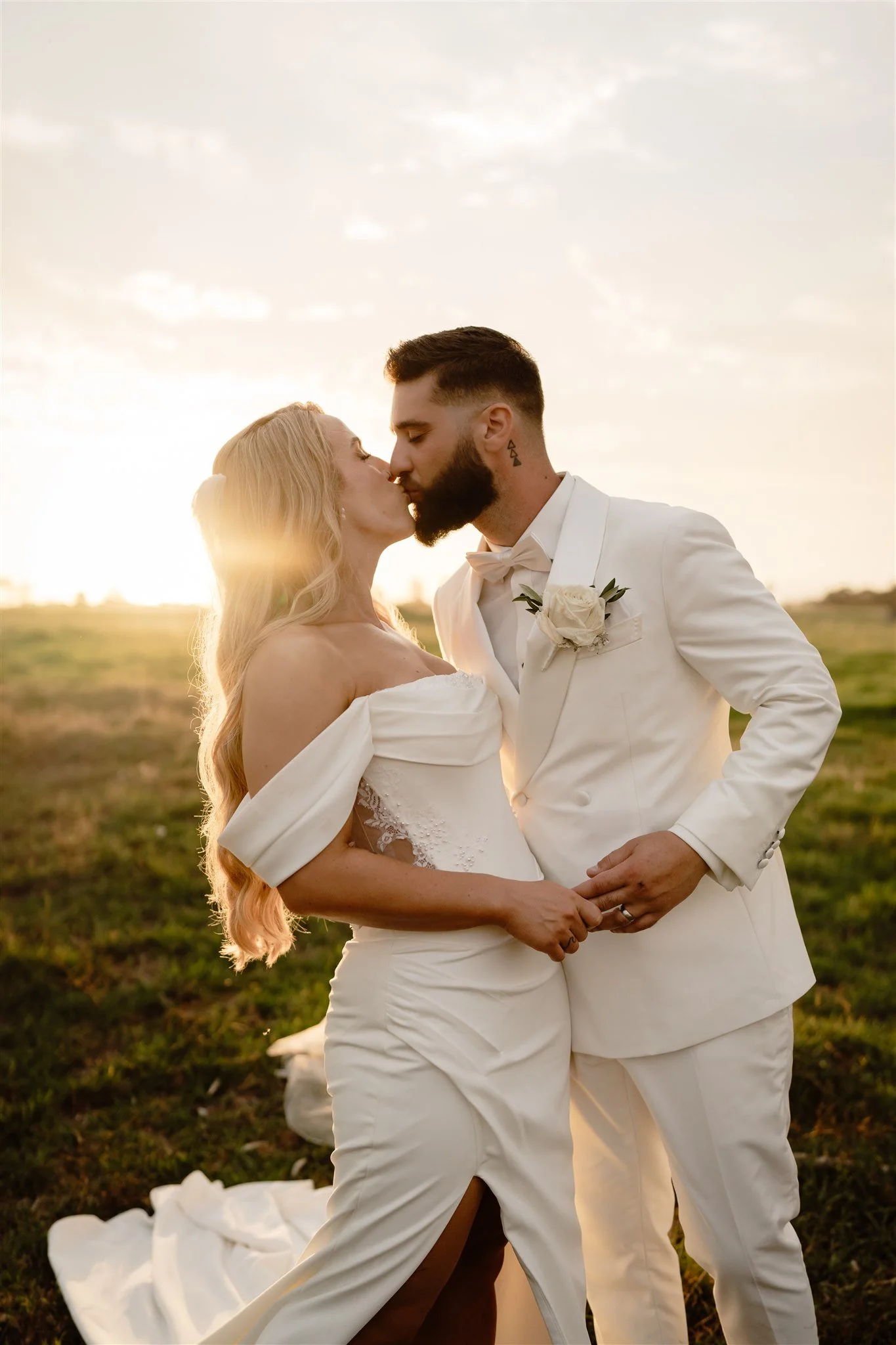 Golden hour at Mewburn Park&hellip; there&rsquo;s nothing quite like it ✨

As the sun goes down and the light softens in the back paddocks, and the colours turn warm, it really does become a little magical, and for that moment&hellip; it&rsquo;s just