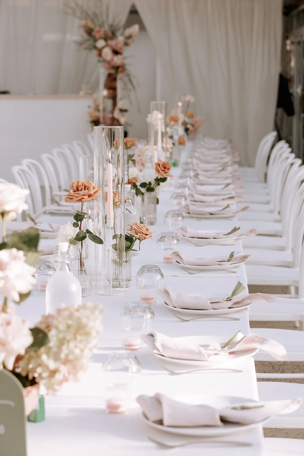 Our clear view marquee, filled with soft summer light and the prettiest palette ✨

Blush, sage, toffee and oatmeal linen napkins, a few candles and add roses, dahlias and hydrangeas to bring it all to life.

Elegant, romantic and timeless in every wa