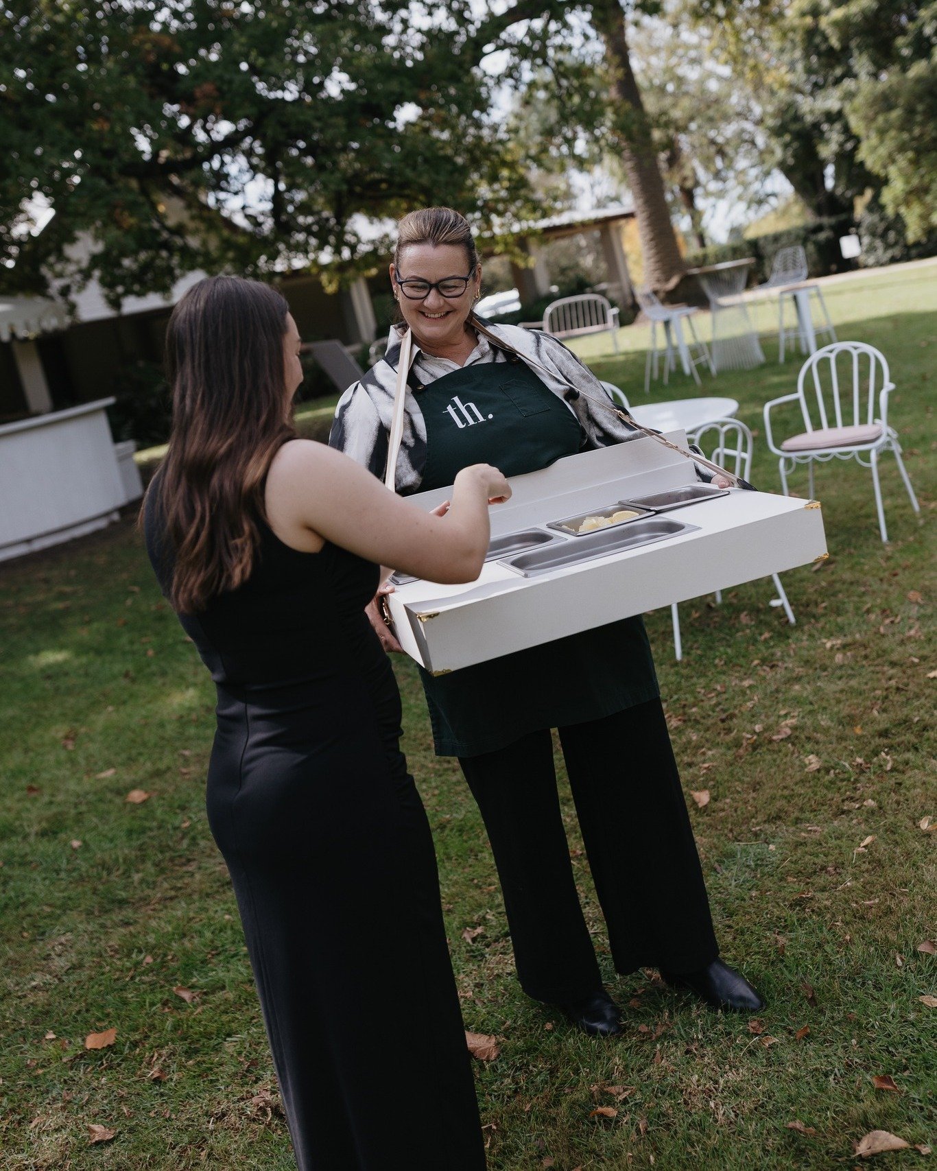 Roving OYSTER shuckers for your wedding? Shuck yeah! 😜🦪🗡️

Elevate your wedding (or event) with a roaming celebration of taste and elegance. With freshly shucked oysters served live among your guests, it&rsquo;s part catering and part entertainmen