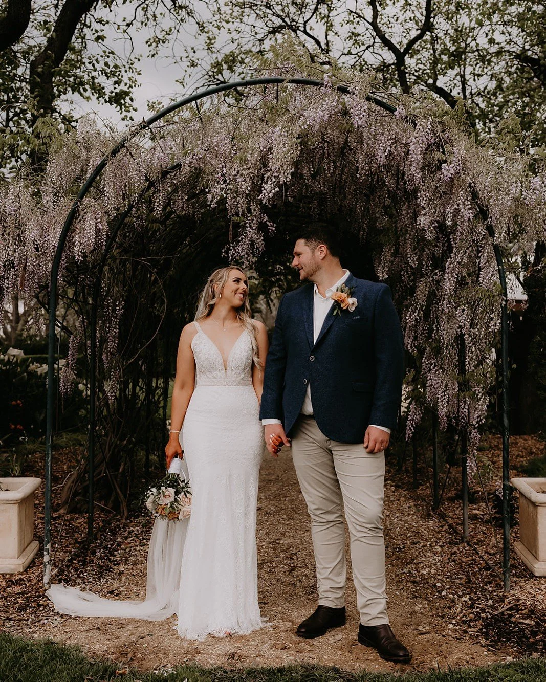 It&rsquo;s that special time of year&hellip; 🌿✨

For a few magical weeks at the end of September, Wisteria Lane comes alive. 💜

And the photos? Absolutely magical. 📸

It&rsquo;s one of those fleeting moments that make spring weddings here extra sp