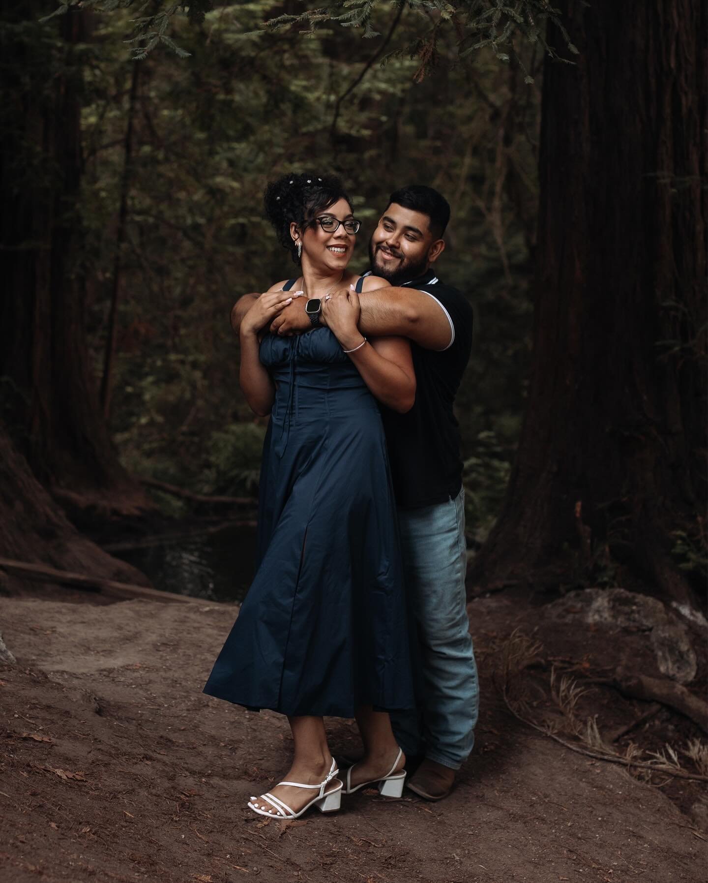 ✨ Monique + Roman brought all the romance to Pogonip in these dark and moody vibes ✨ I&rsquo;m obsessed with the way their love shines through, even under the towering redwoods 🌲. How stunning does Monique look in that elegant navy dress?! And Roman