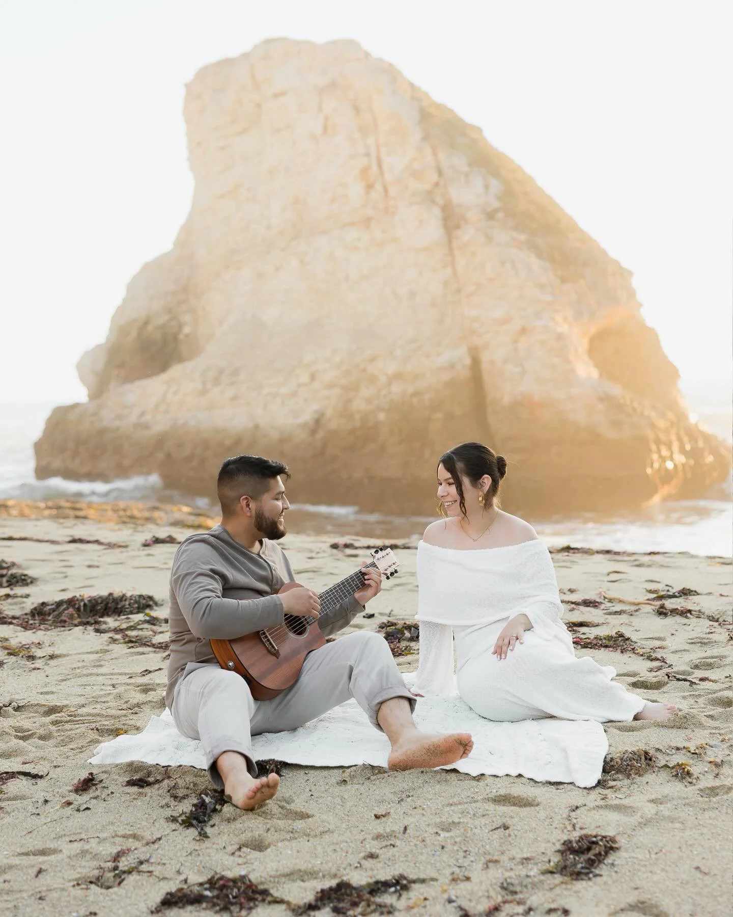 Berenice + Daniel 🤍

This is why I love engagement sessions.

It starts simple.
Just the ocean, a quiet beach, and two people completely in love.

Daniel brought a little music with him,
and Berenice couldn&rsquo;t stop smiling.

Then the laughter s