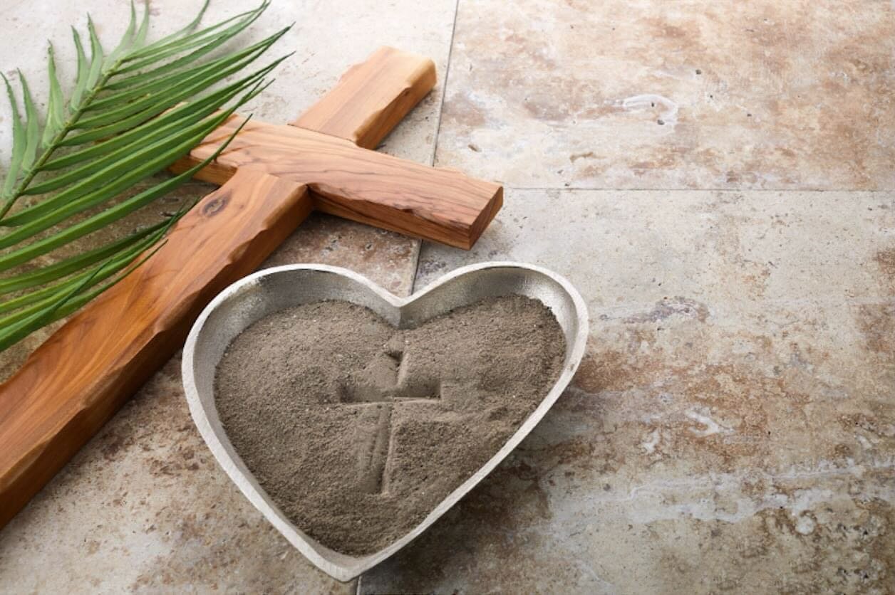 The greatest LOVE of all❤️✝️ 

What a beautiful day to show our love to the Lord&hellip;Ash Wednesday AND Valentines&rsquo; Day together!

⏰ Join us for a busy day here at FUMC:

&ldquo;Come and Go Ashes&rdquo;: 
&bull;8-9am
&bull;12-1pm
&bull;5:30-6