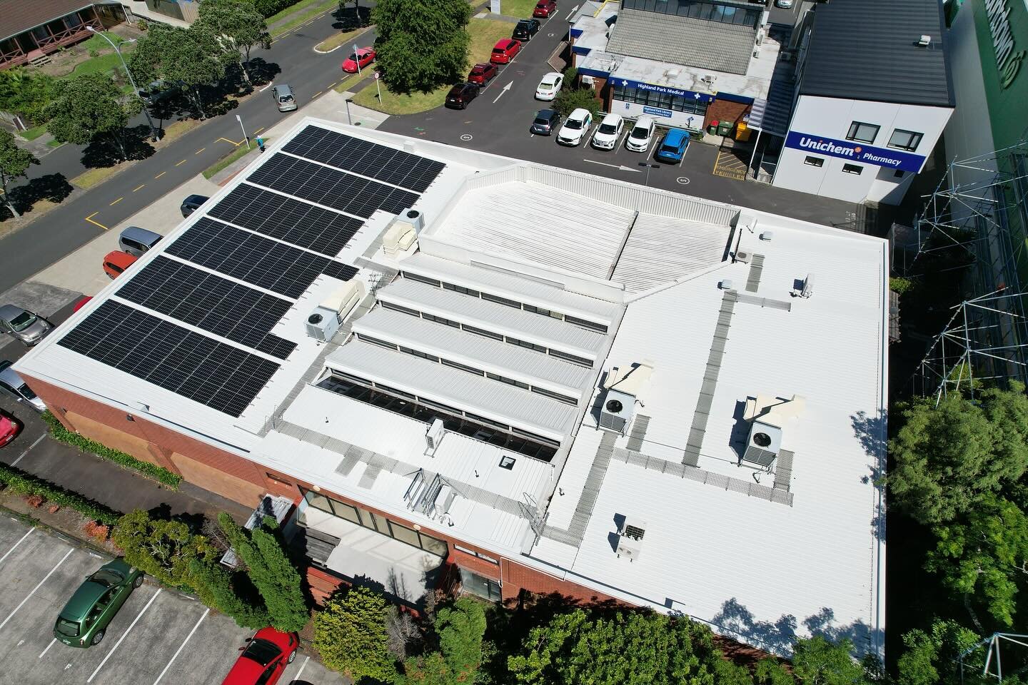 The Highland Park Library re roof was completed towards the end of last year for @aklcouncil . This just one of the many projects completed working towards creating better community spaces for all Aucklanders. 

With many upcoming community projects,