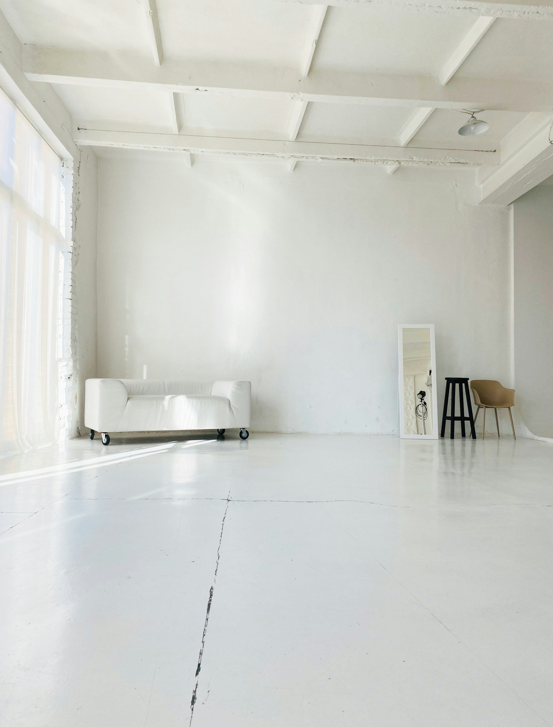 Epoxy vs. Polished Concrete: Which is Best for Your Space?
