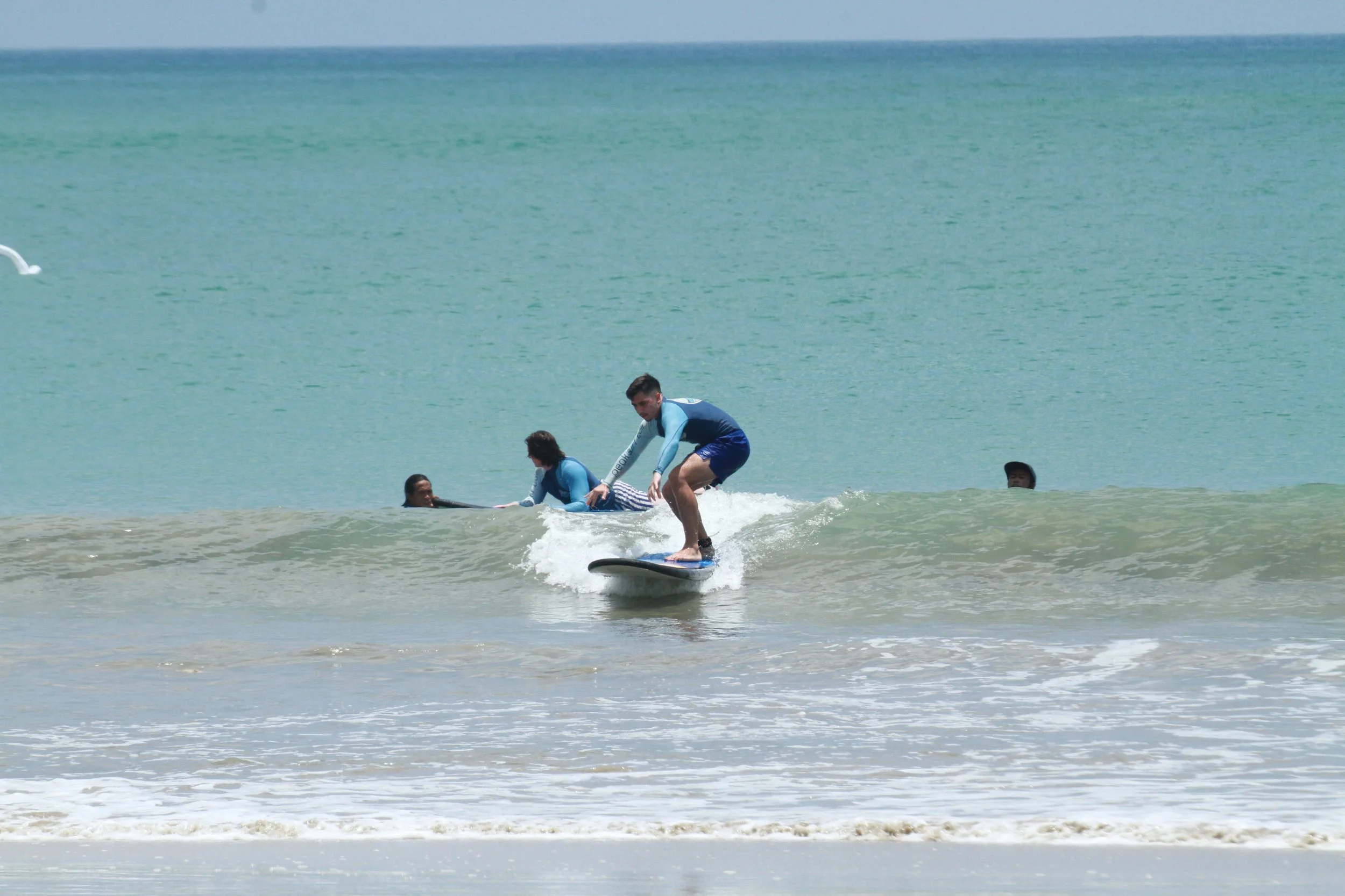 Group of Surf Students Solana Peak Surf Bali x After Break Point at Jimbaran Beach! @solana @solanabreakpoint peak surf school bali happy joy friendhip students riding waves at Jimbaran Uluwatu White sand crystal blue water clear water Peak Surf Scho