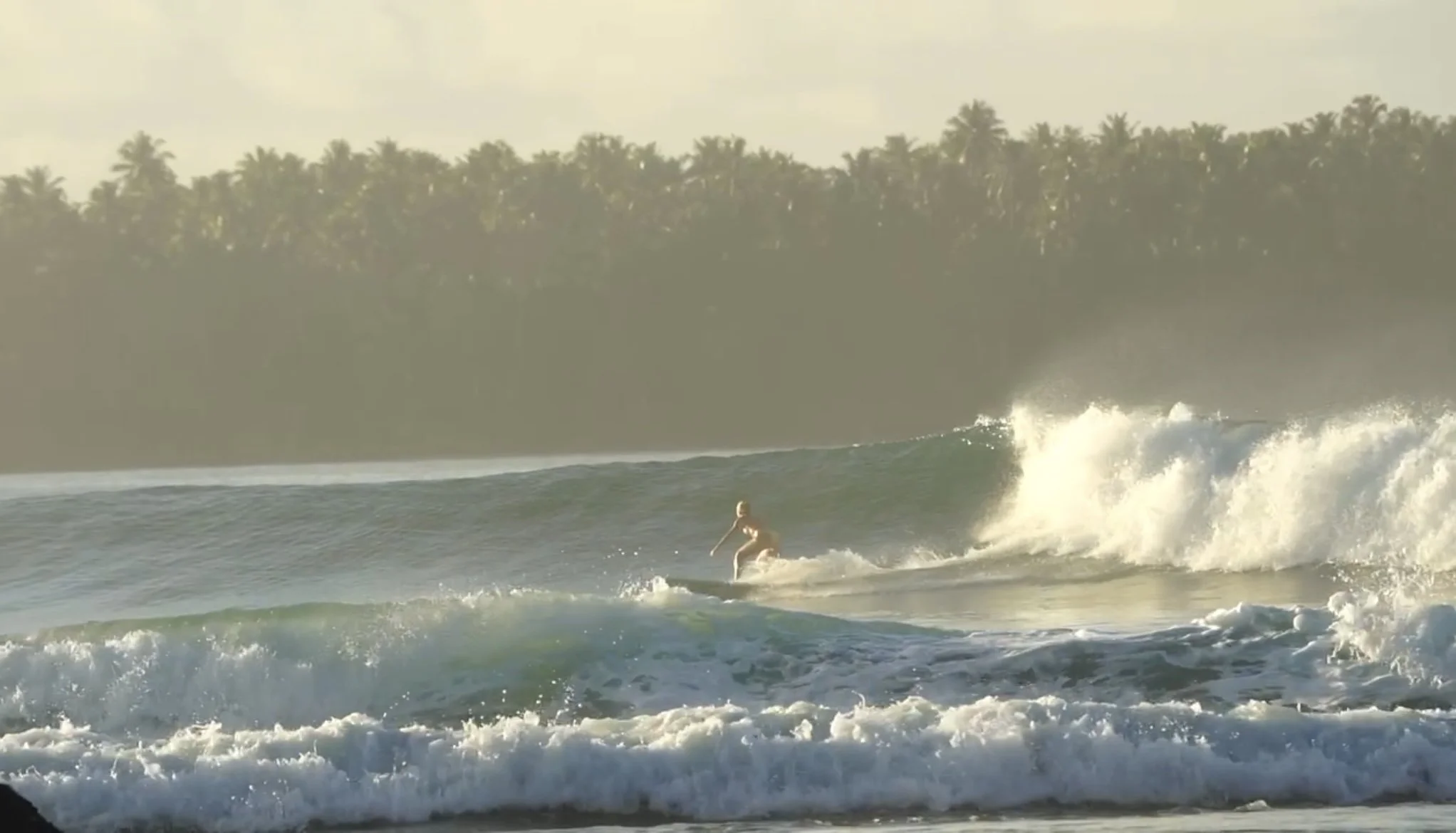 girl surf uluwatu lesson