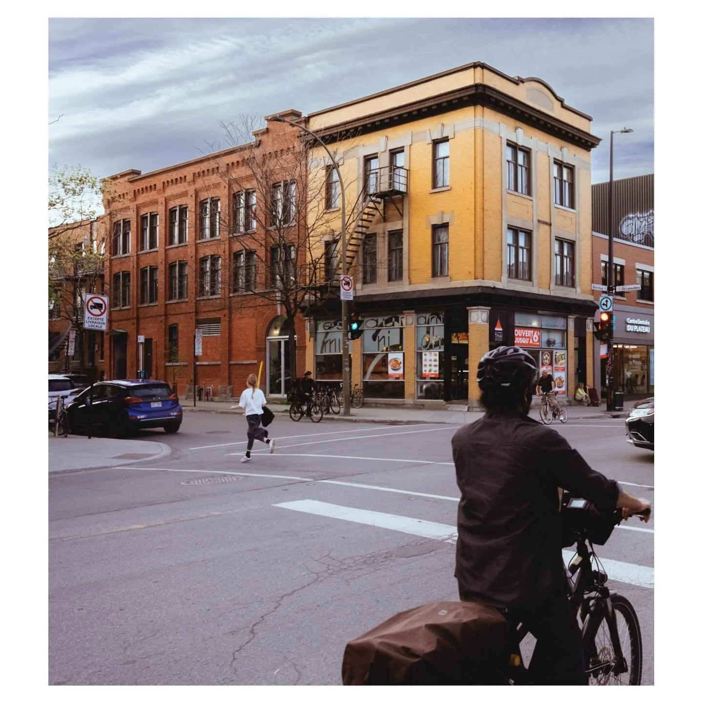 #streetphotography 
#montreal