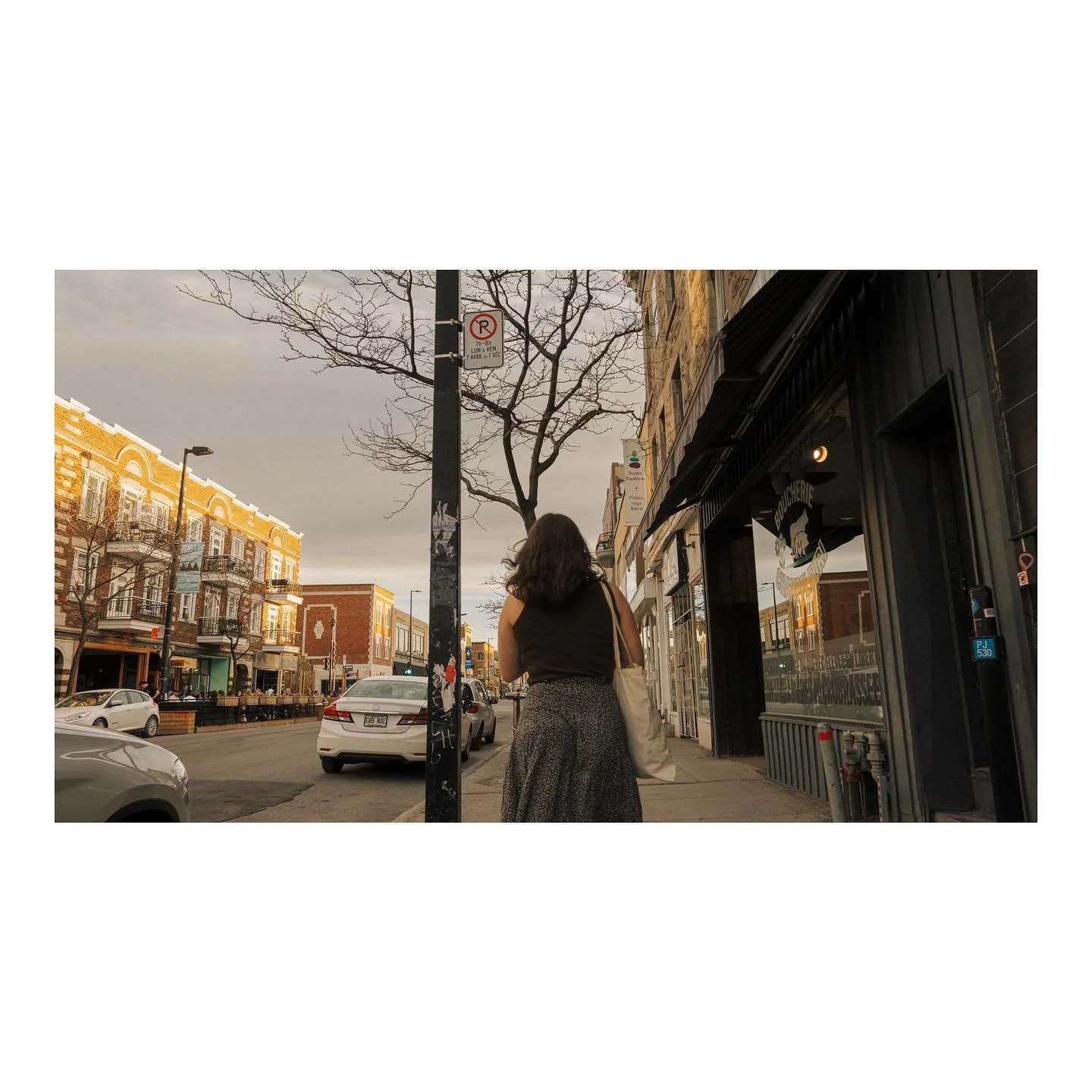 #streetphotography 
#montréal 
#goldenhour