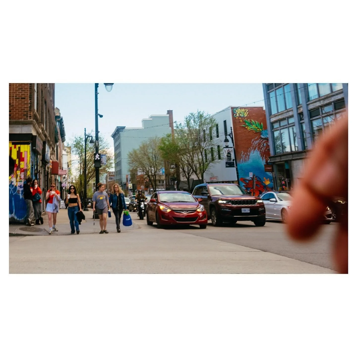 #streetphotography 
#montréal 
#28mmstreetphotography