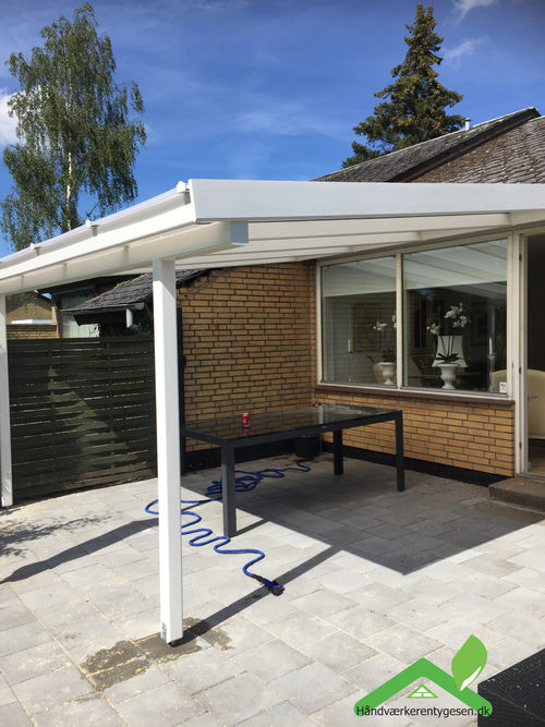 Fremstilling og montering af terrasseoverdækning