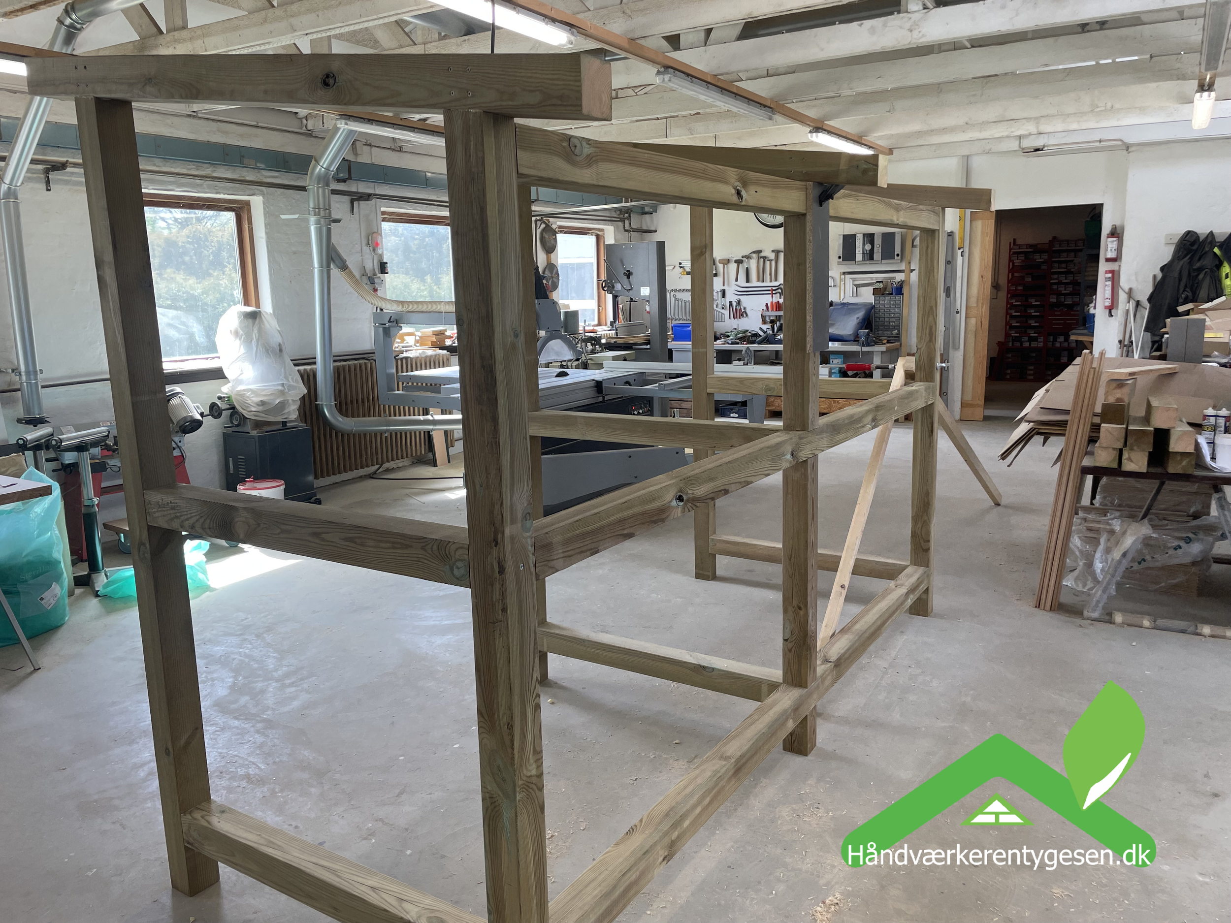 Skur til elektronik skrot fremstillet og opsat3.png