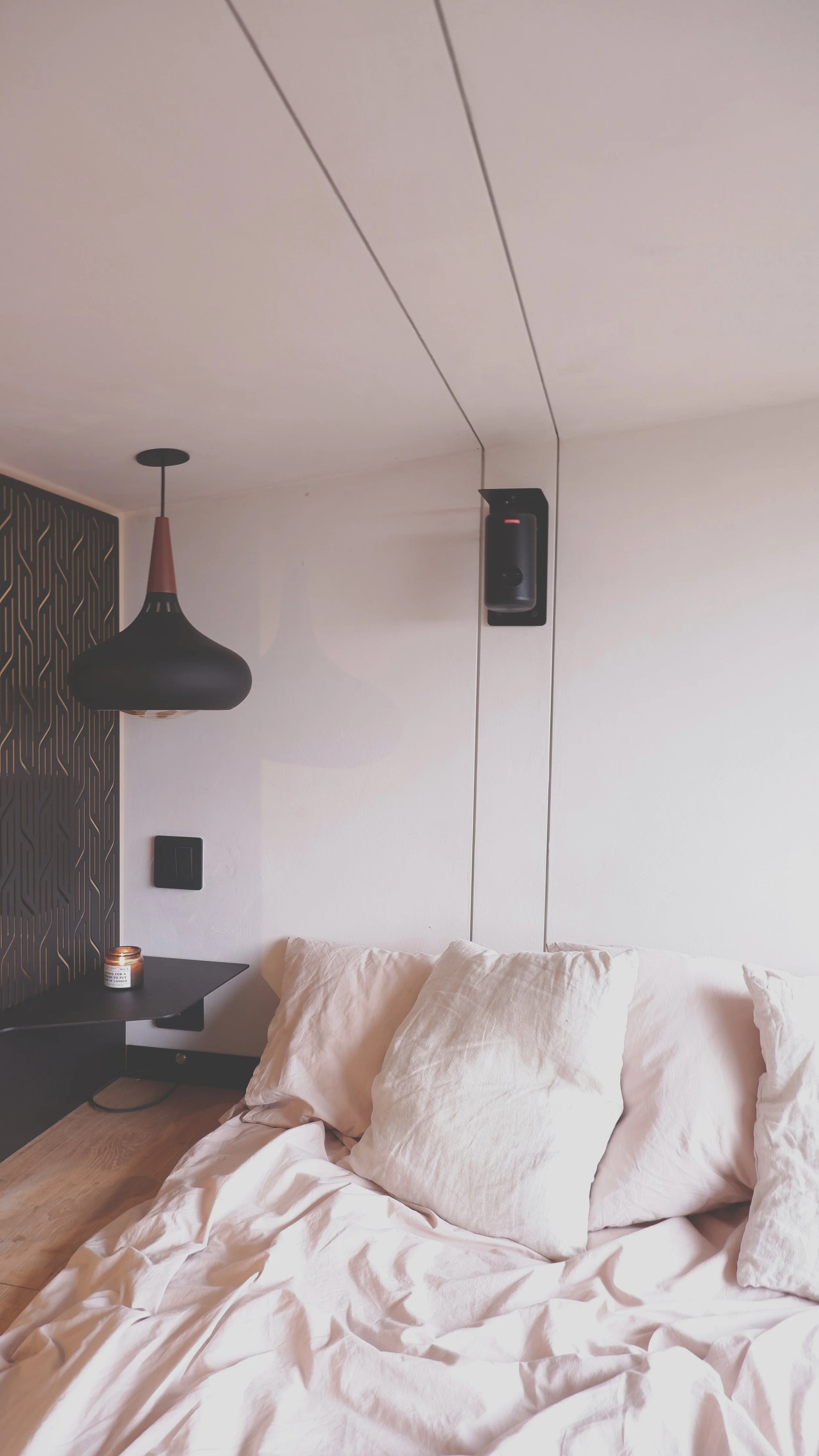 husly-projekt-tinyhouse-nook-beamer.jpg