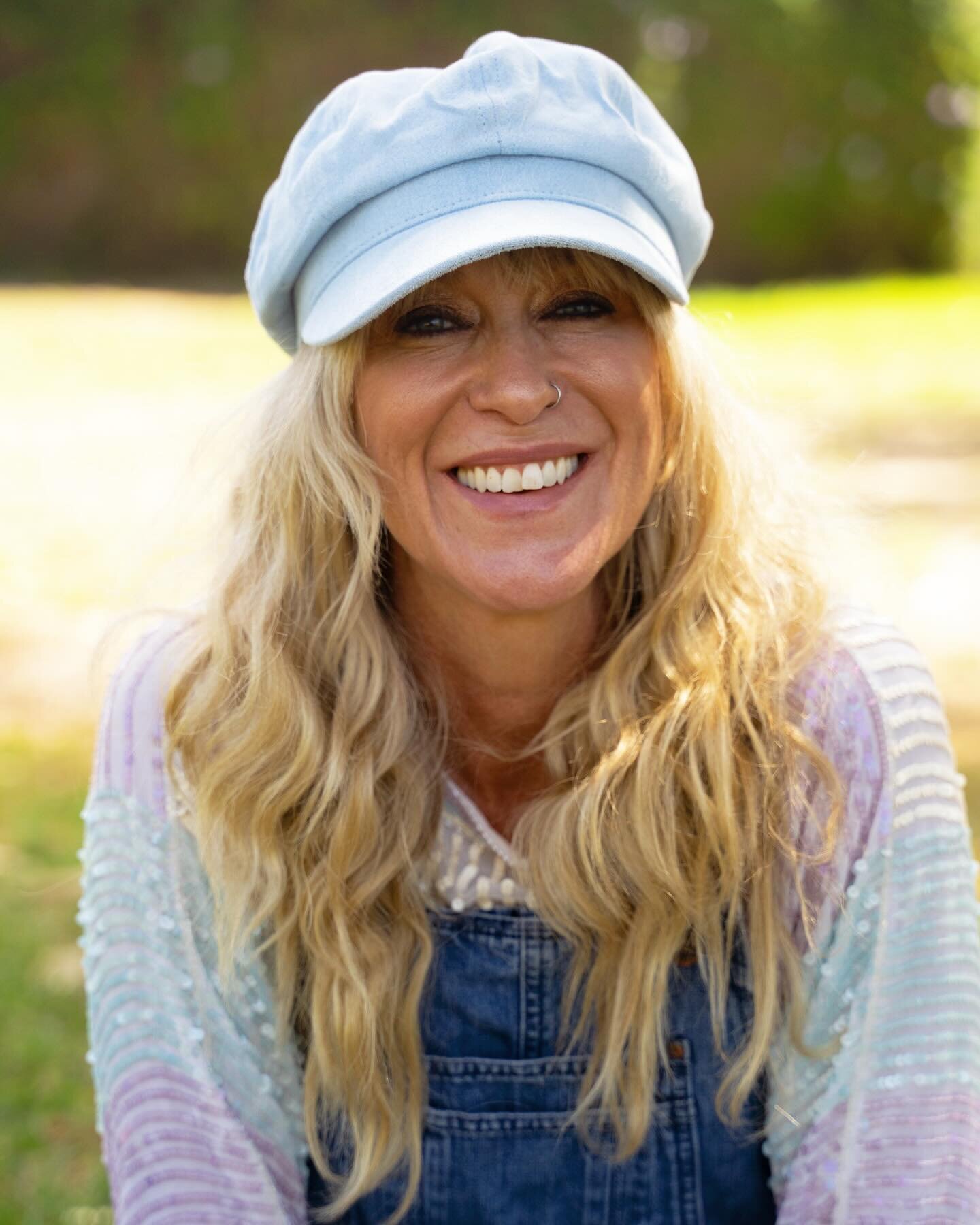 Happy Monday a new week of fun and excitement with being creative and hope your starting the week well. Our fabulous Birkin caps are coming back and loving our Skylight paired with denim. Coming Soon 🩵🩵🩵🩵

#caps #birkin #blue #soft #fauxsuede #re