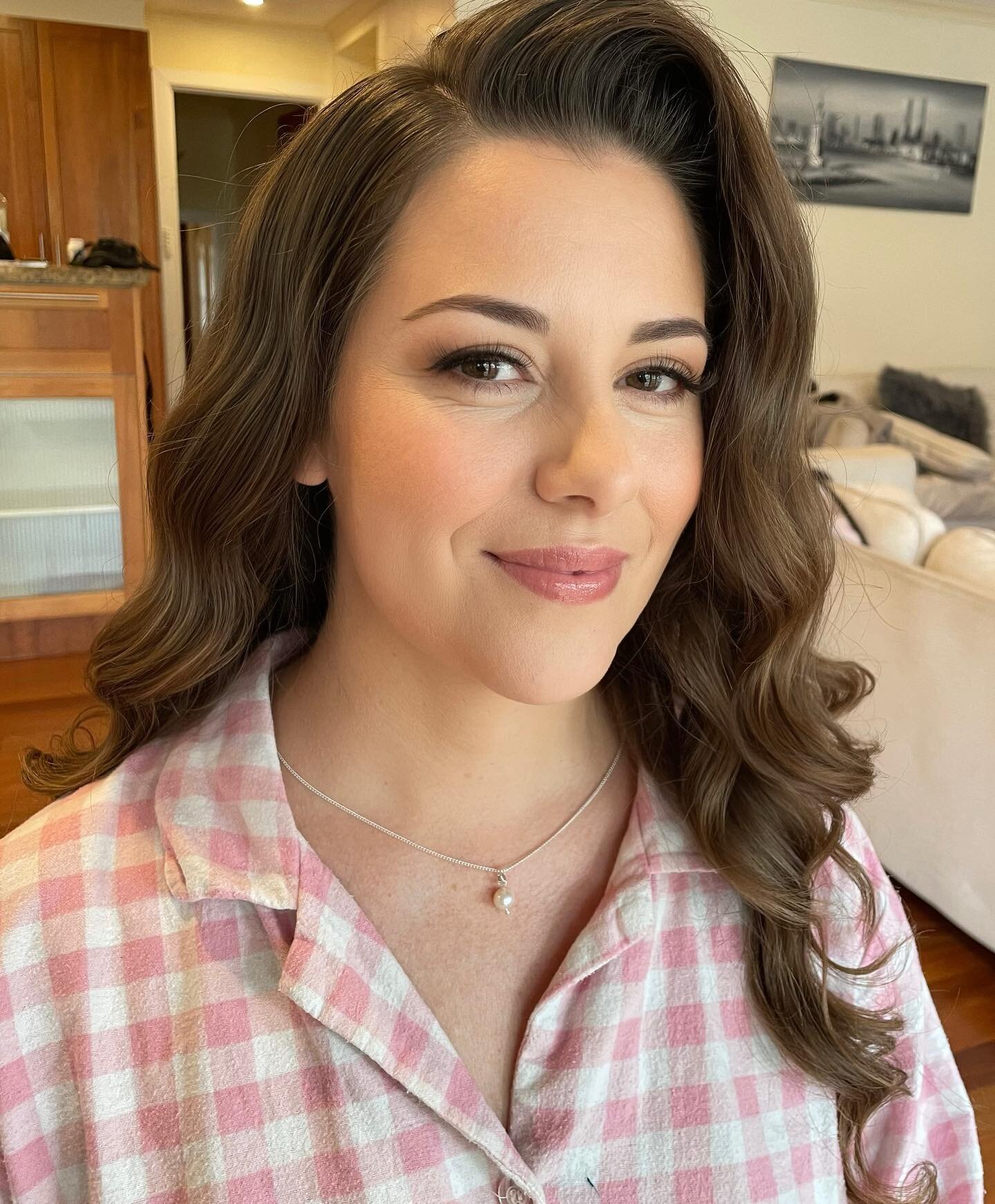 What a beauty! Hair and makeup for sister of the groom! 

#hairandmakeup #waveshair #curls #softglam #charlottetilbury #viseart #nars #sidewaveslooks #eventmakeup #mua #hmua #melbournemakeup #melbournehairstylist #melbournelife #weddingsinspo #bridal