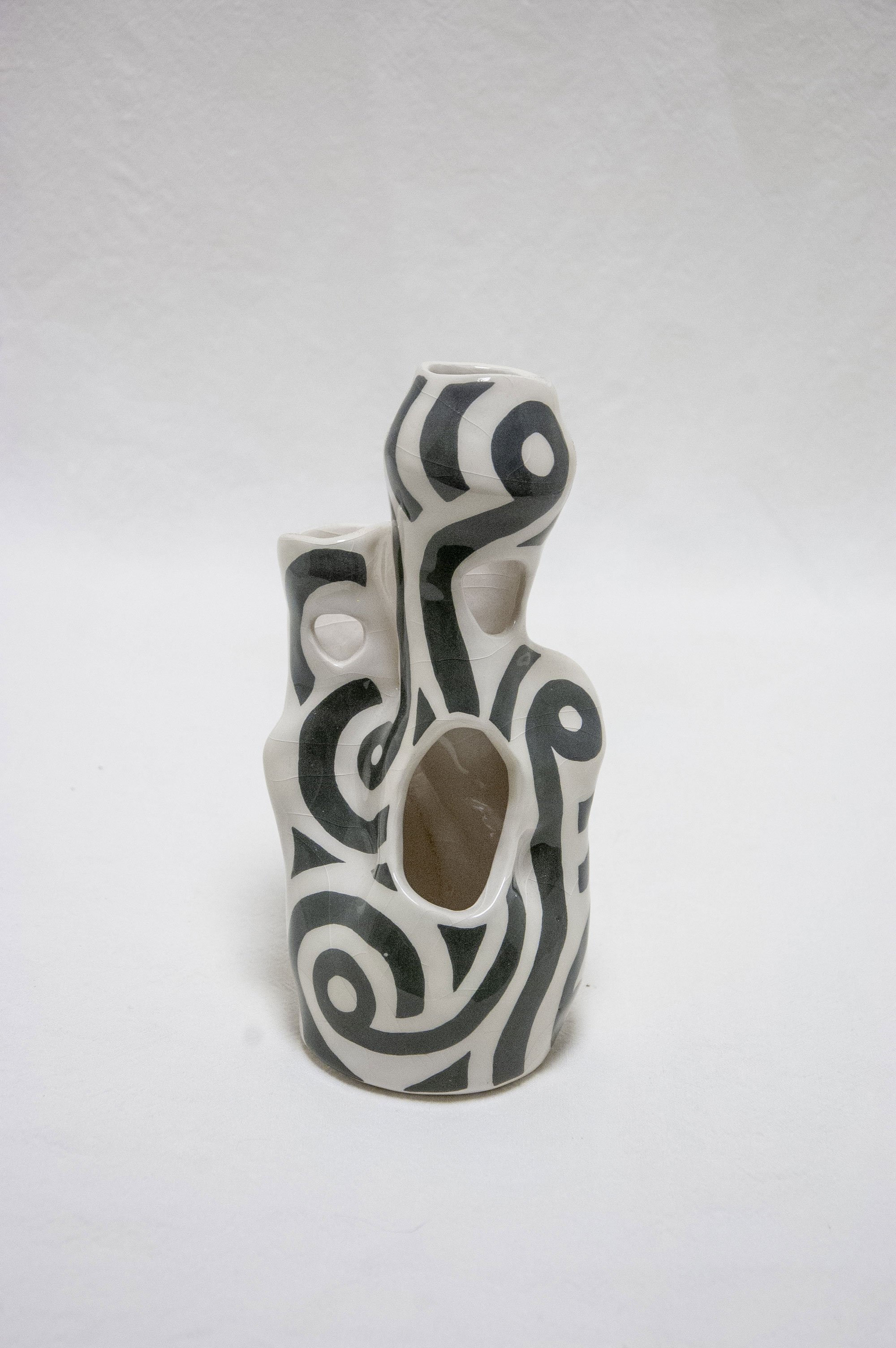 Scultura "Coral bi face", terra bianca, 2021