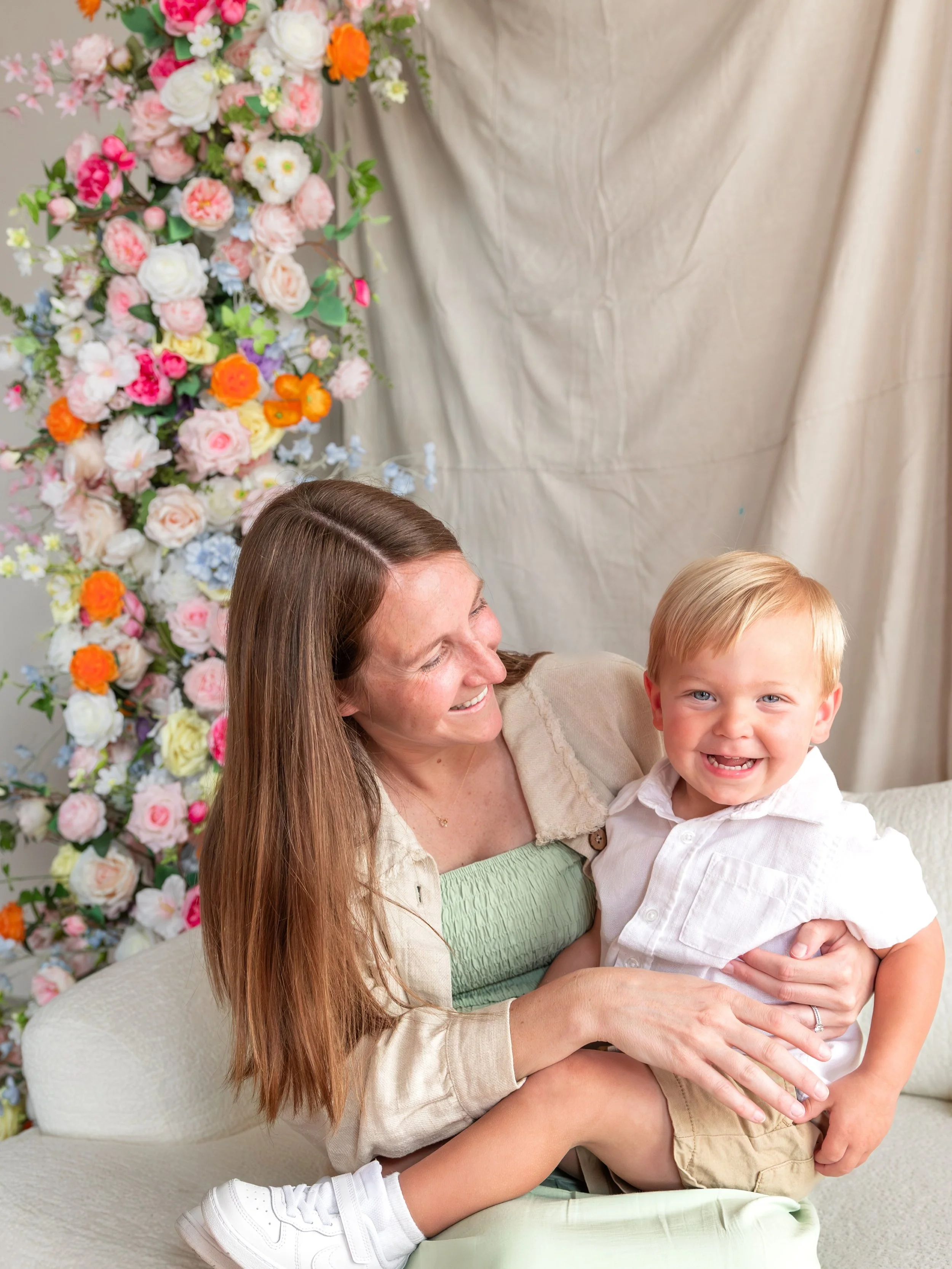 Some images from the Mother&rsquo;s Day Mini sessions! It was great to work in this space with these familes!
-
-
-
-
-
-
-
-
#mommyandme #mothersday #bettendorfportraitphotographer