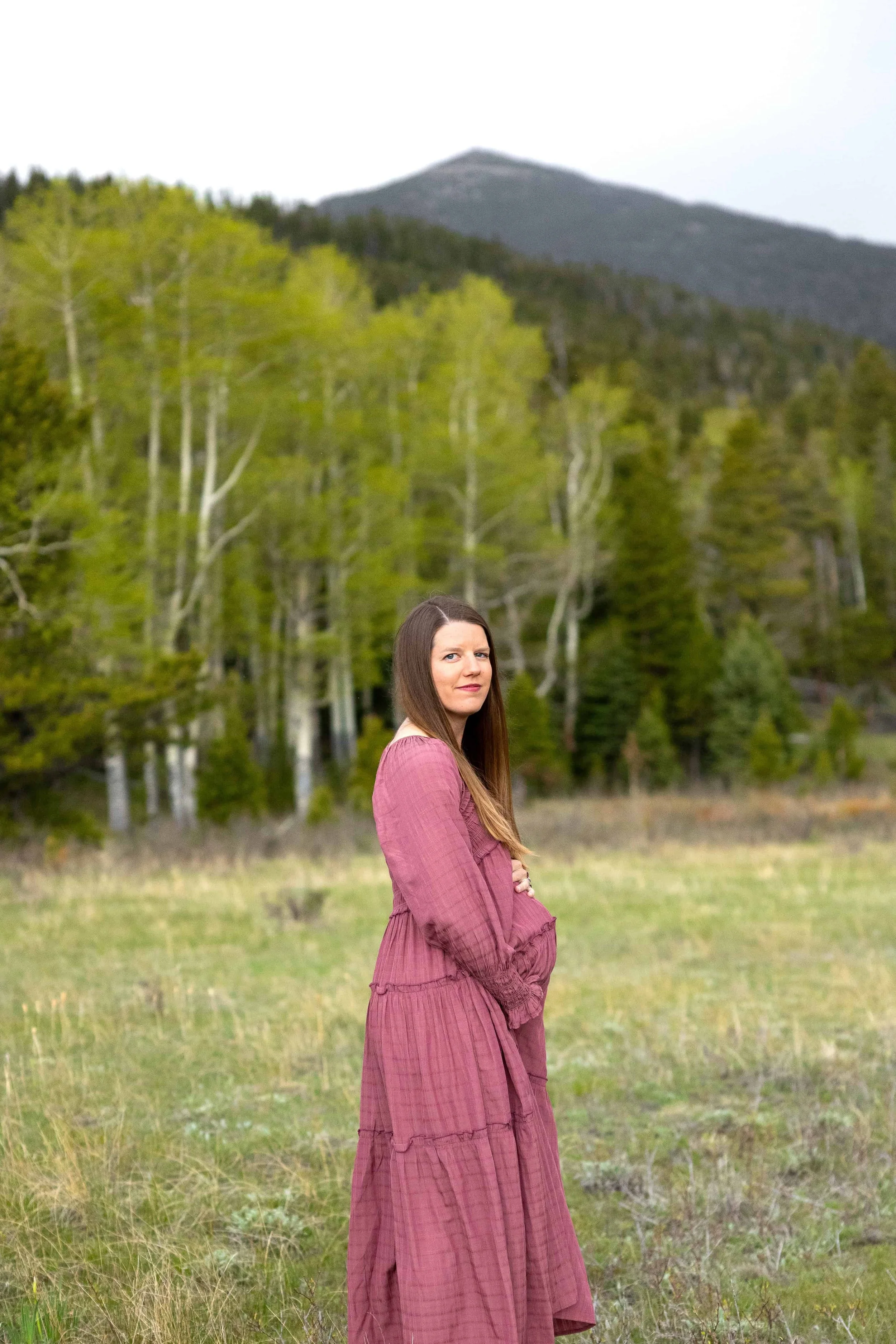 iowa traveling maternity photograher.jpg
