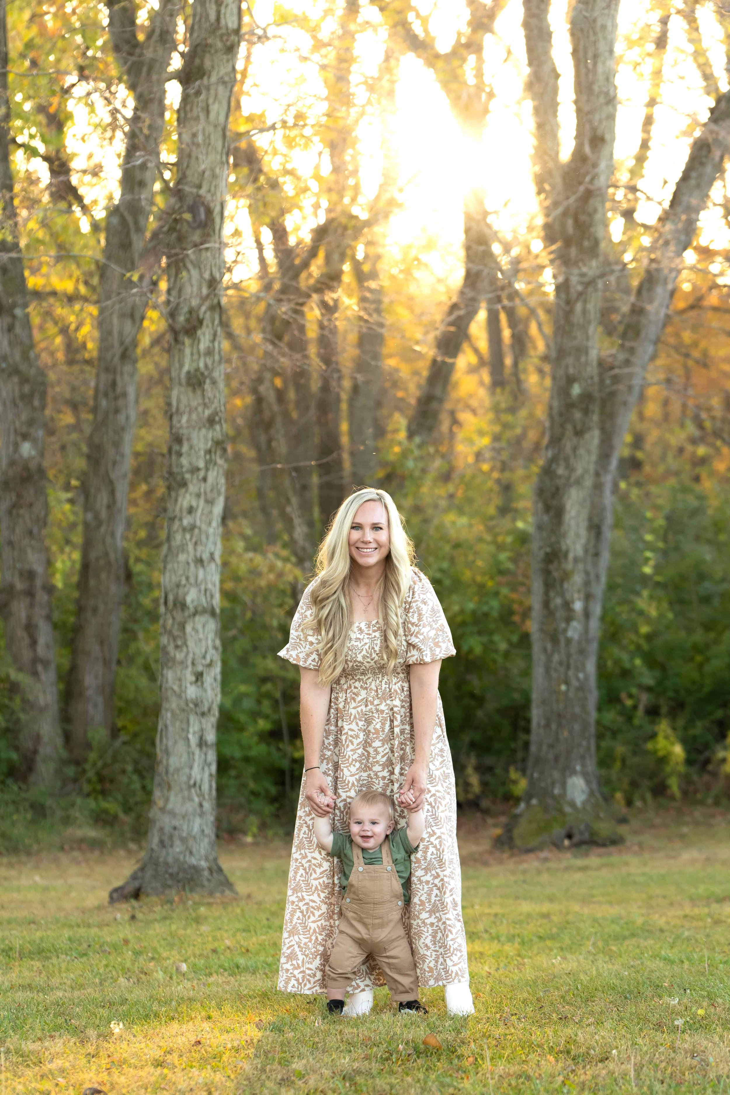 mother son outdoor photography bettendorf waukee.jpg