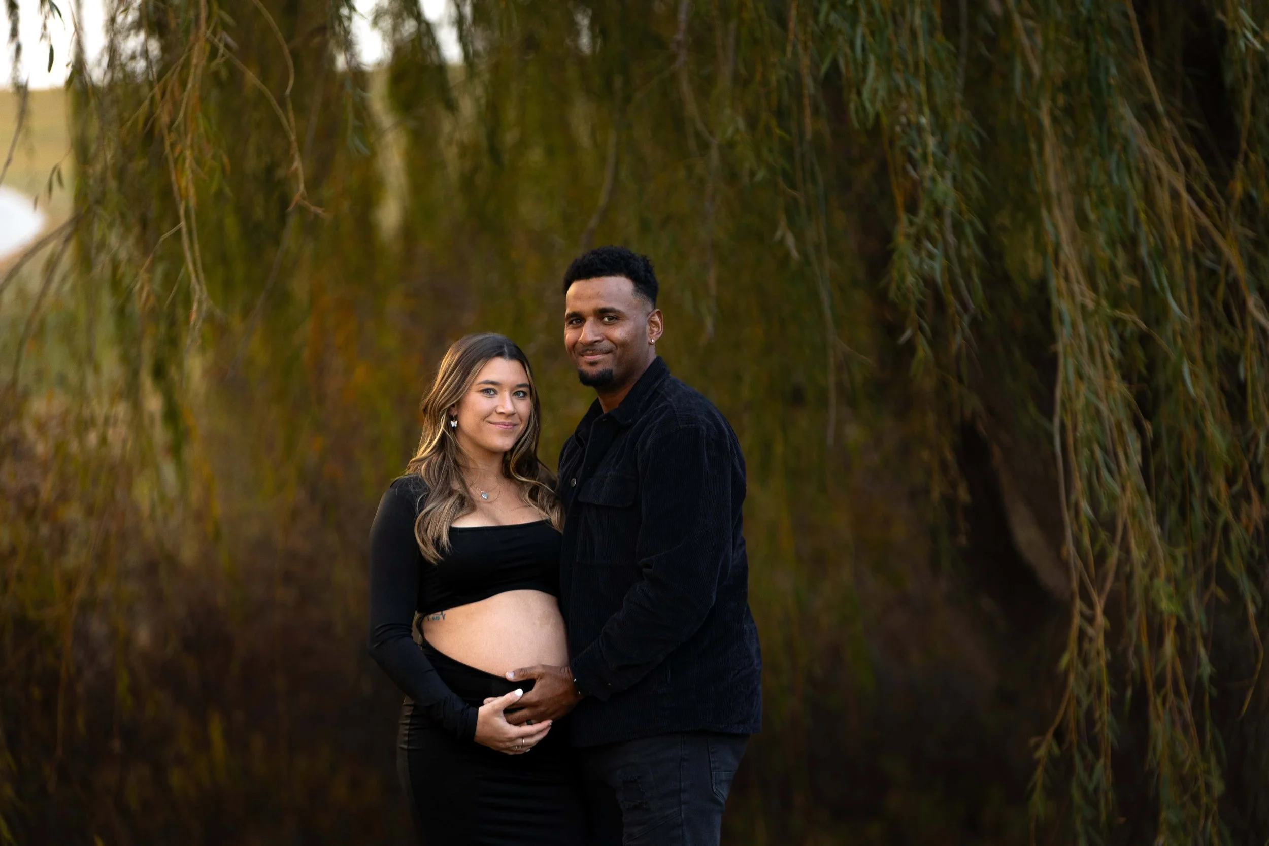 best des moines maternity photographer.jpg