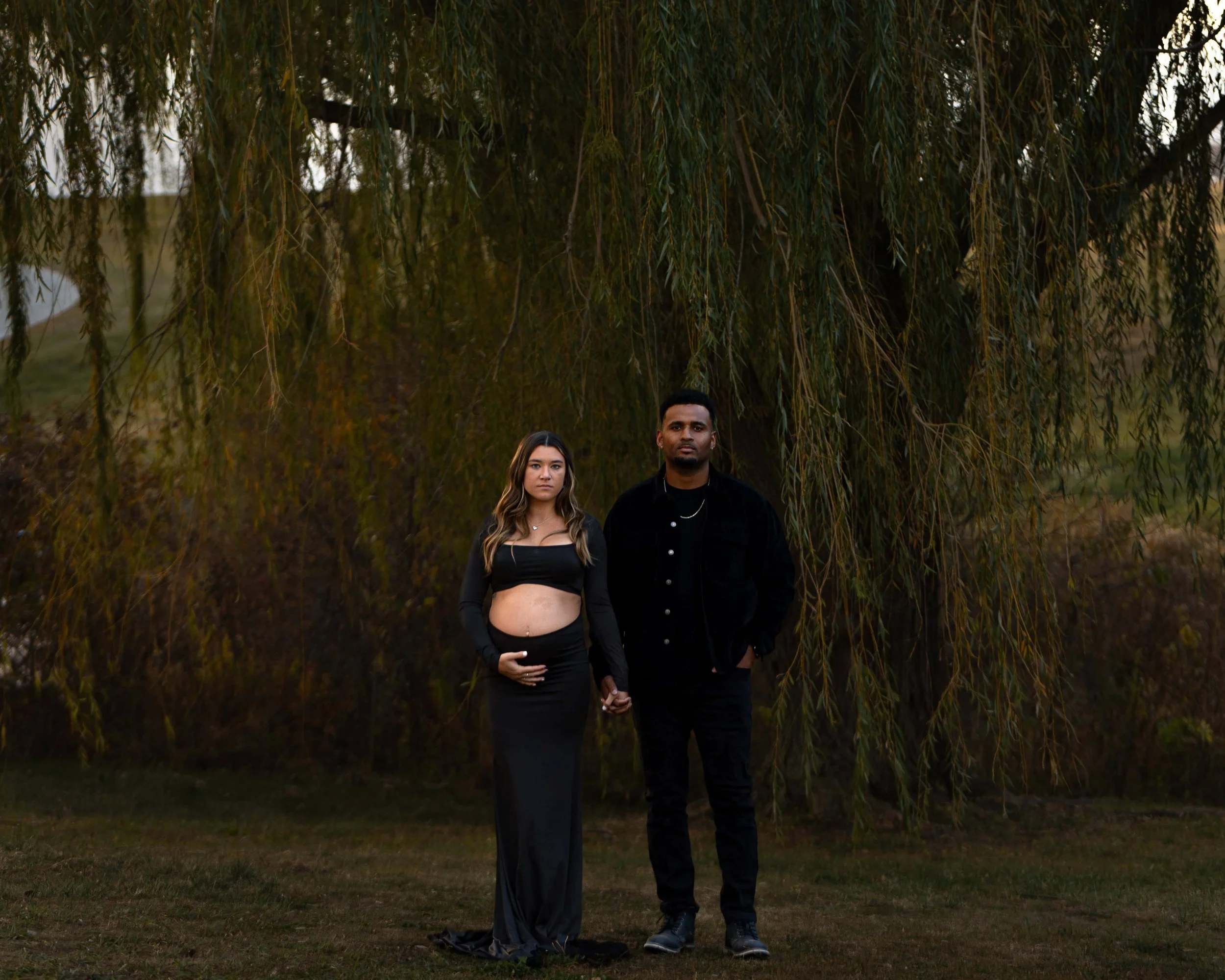 bettendorf iowa maternity photographer.jpg