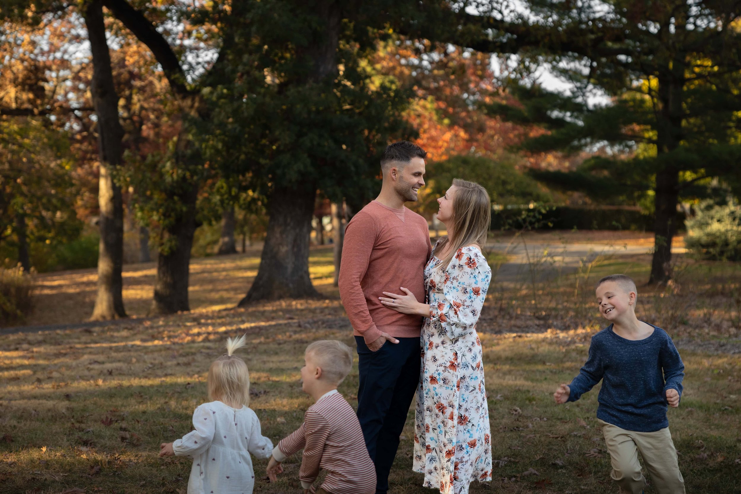 iowa family photographer otudoor family portraits.jpg