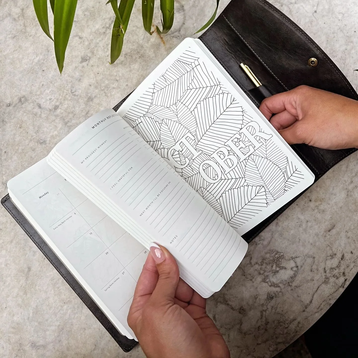 October treats 🧡 from Etsy themselves. Till 11/09 Etsy is giving &pound;10 off everything. Our 2024 diaries and accessories included.

Check out our Etsy store in our bio and use 'YES10' at the checkout.

#etsy #etsyseller #etsyshop #etsyfinds #etsy