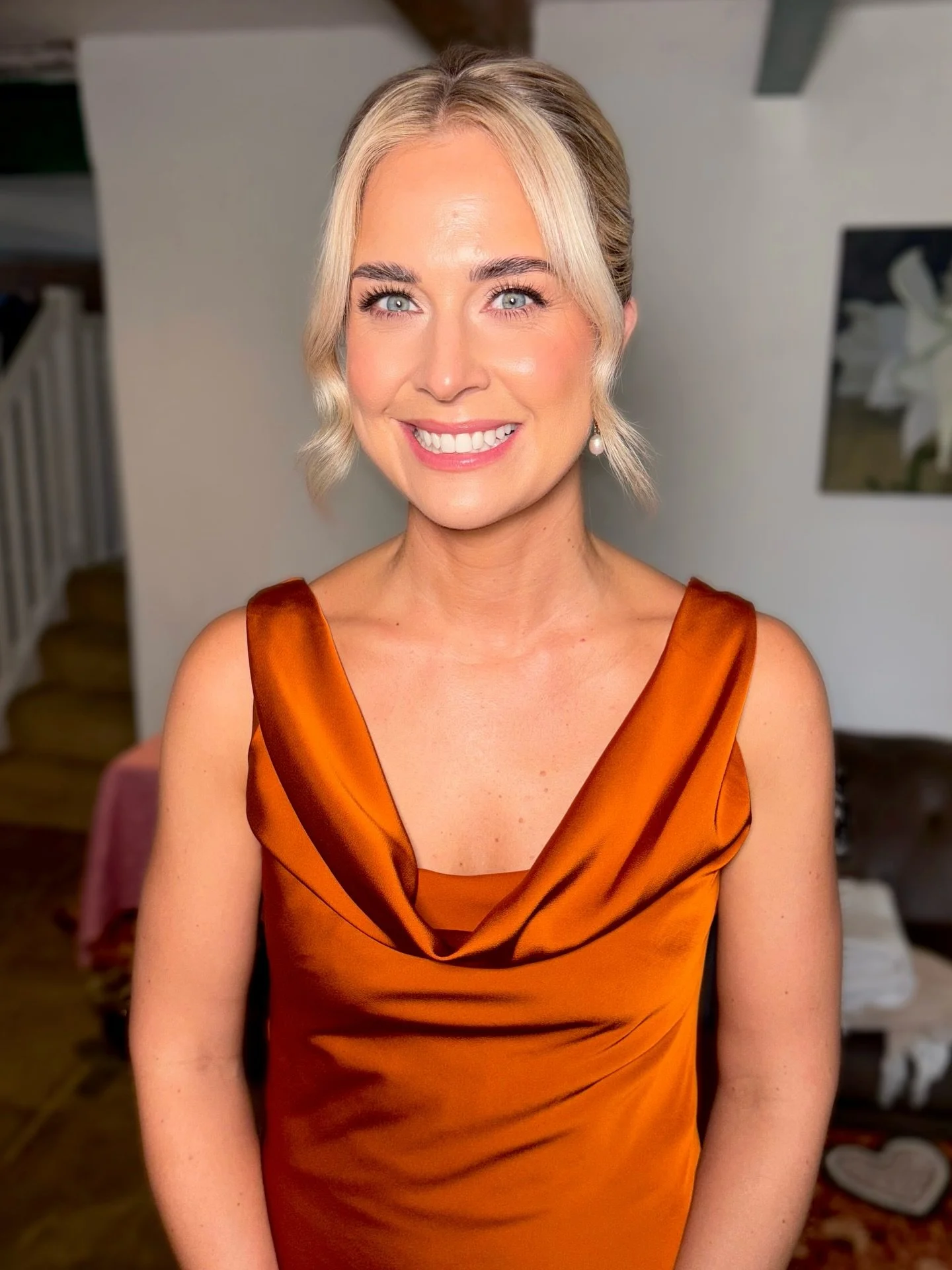💕 BRIDAL PARTY INCOMING&hellip;💕

Beautiful bridesmaids and the mother of the groom for @hanrbates big day at @pondenmillweddings 

I love that the bridesmaids had dresses in a variety of colours! Verity was rocking the rust orange, and Sophie was 
