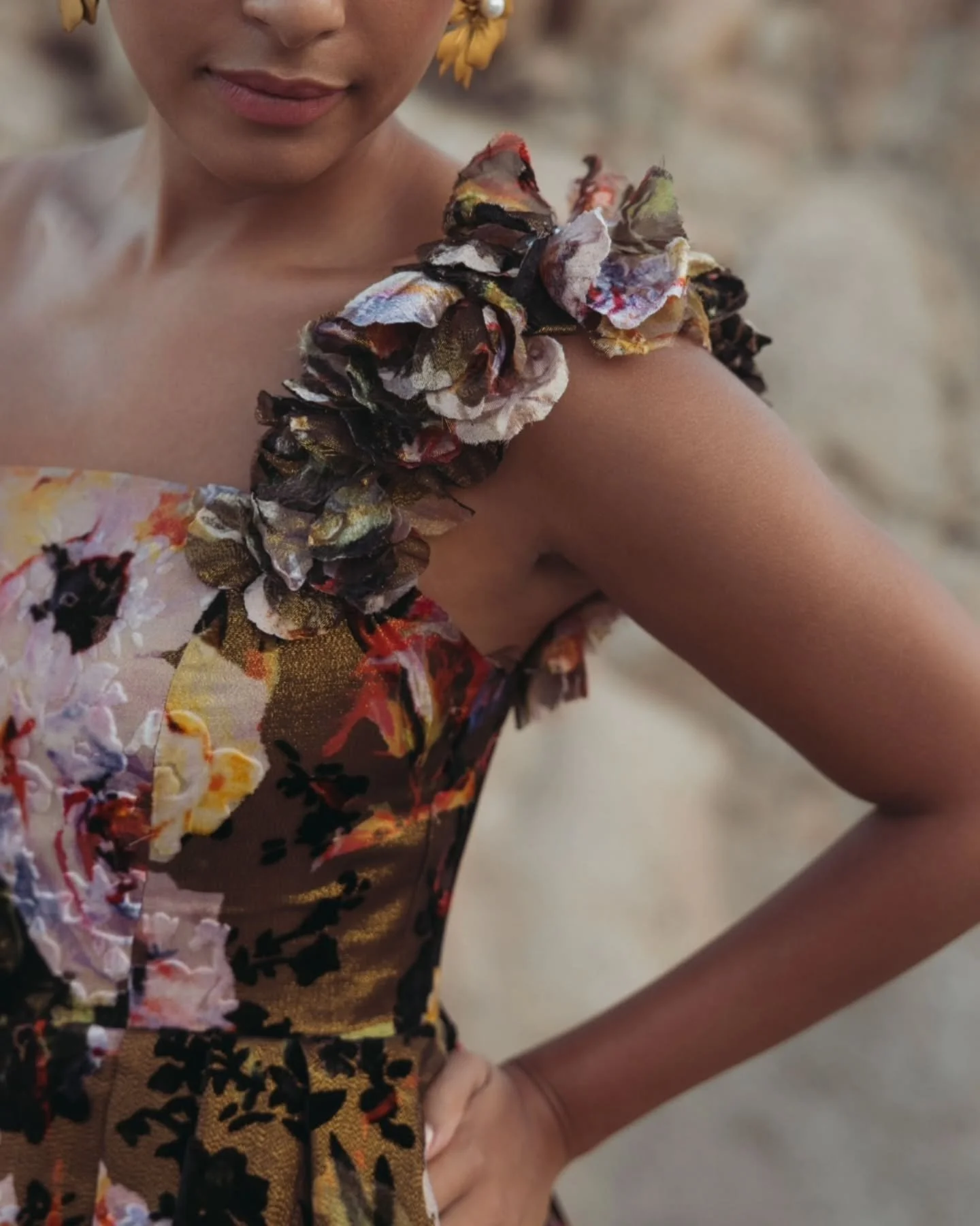 Visit us today to discover our new collection of elegant wear.

#abudhabi #elegance