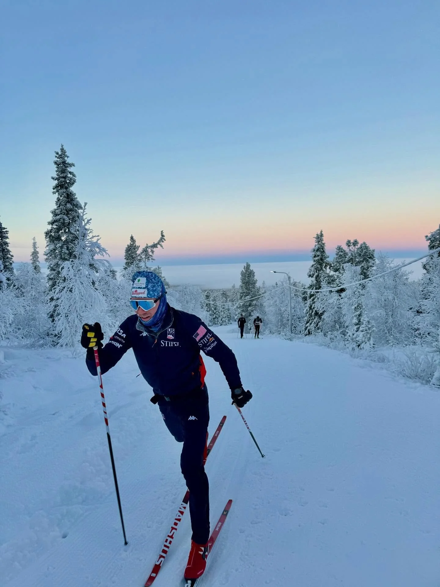 Chilly but beautiful start to the season in Muonio! Getting fired up for the first races kicking off in less than 24 hours 🤯

📸: @johnsteelhagenbuch
