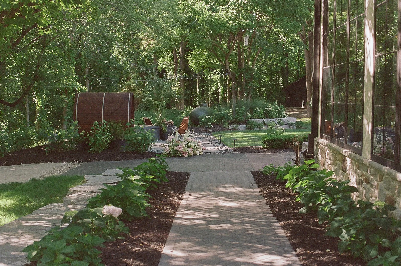 laura-powers-photo-michigan-summer-wedding-film-137_websize.jpg