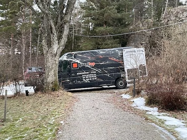 Ganitop delivering kitchen granite