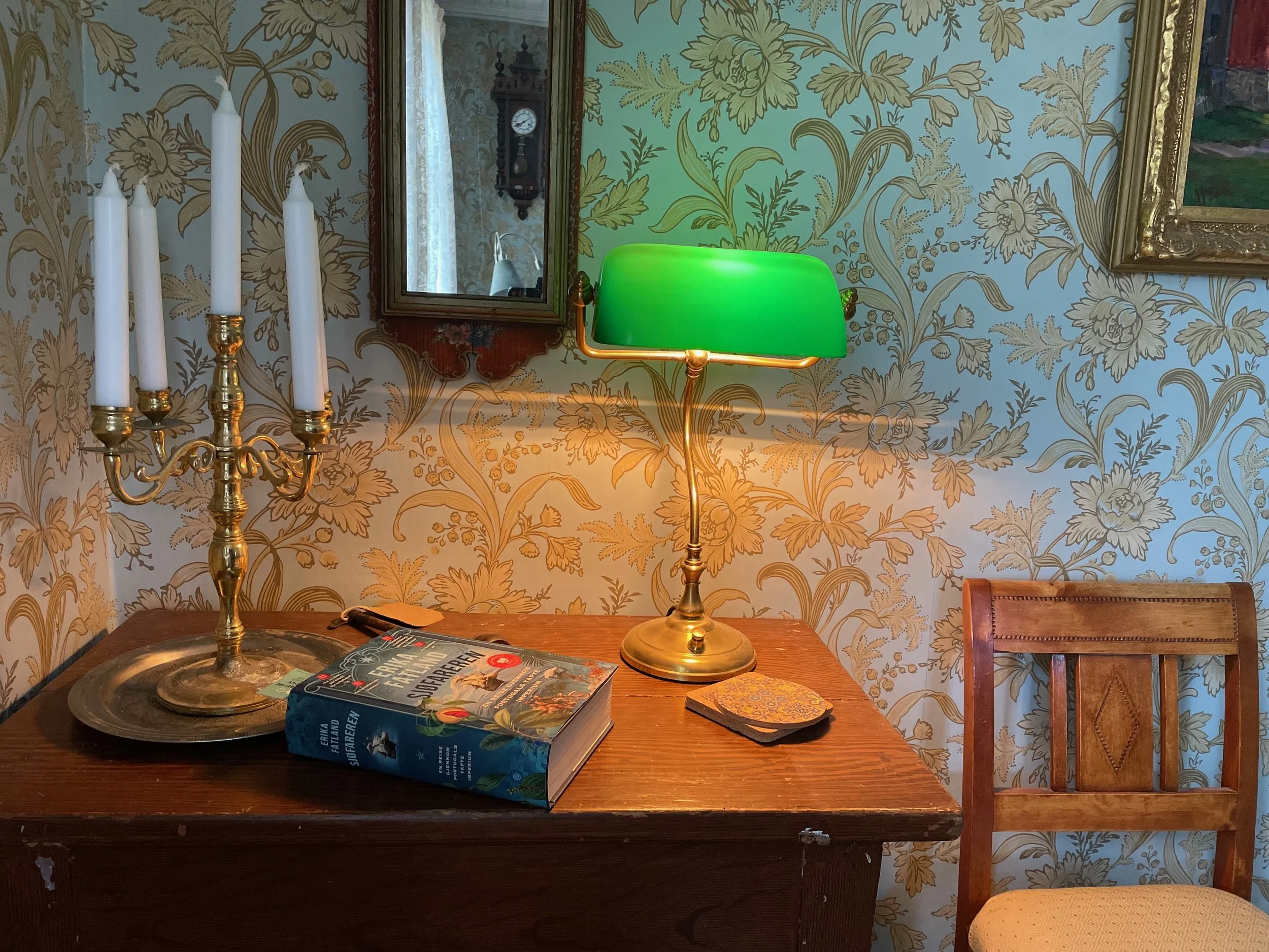 The Banker’s Lamp – American Origins