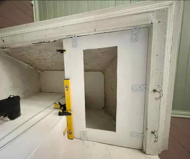 Plywood sheet cut to house integrated fan