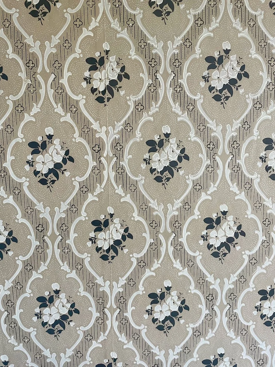 Hand printed wallpaper vintage style
