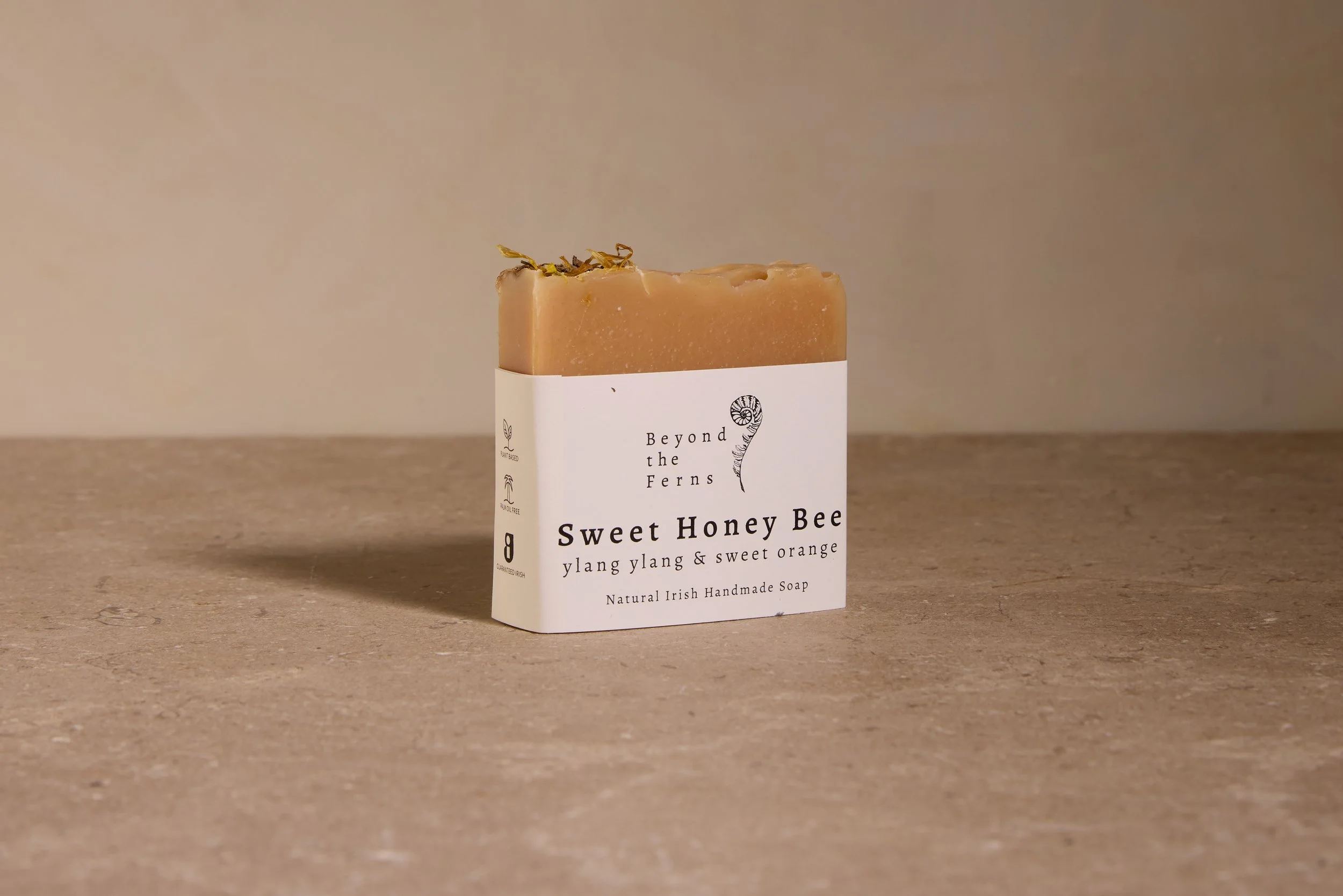 TomScottPhotos_Sept2026_SweetHoneyBee_side-beige.jpg