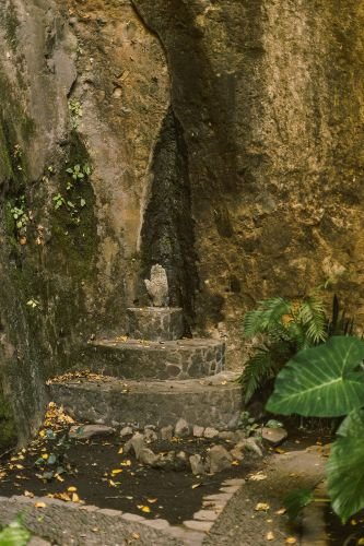 Kleine Gebetsstätte der Maya als Teil der Kakao Tradition