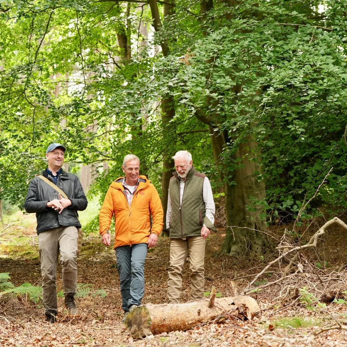 Well that was a lot of fun! Did you see us last night on Robson Green's Weekend Escapes? Our ecologist @rich_wildlife gave Robson a short tour before giving him a taste of our animal tracking experiences. They did some Nature Detective work, looking 