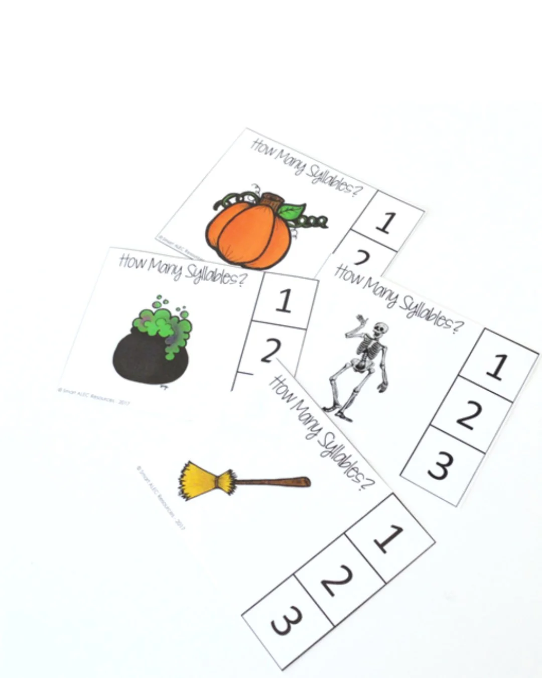 👻 Want to add some Halloween fun to your literacy block?⁠
These free phonological awareness task cards give your students practice with rhyming, blending, segmenting, and other foundational literacy skills while keeping them engaged with a seasonal 
