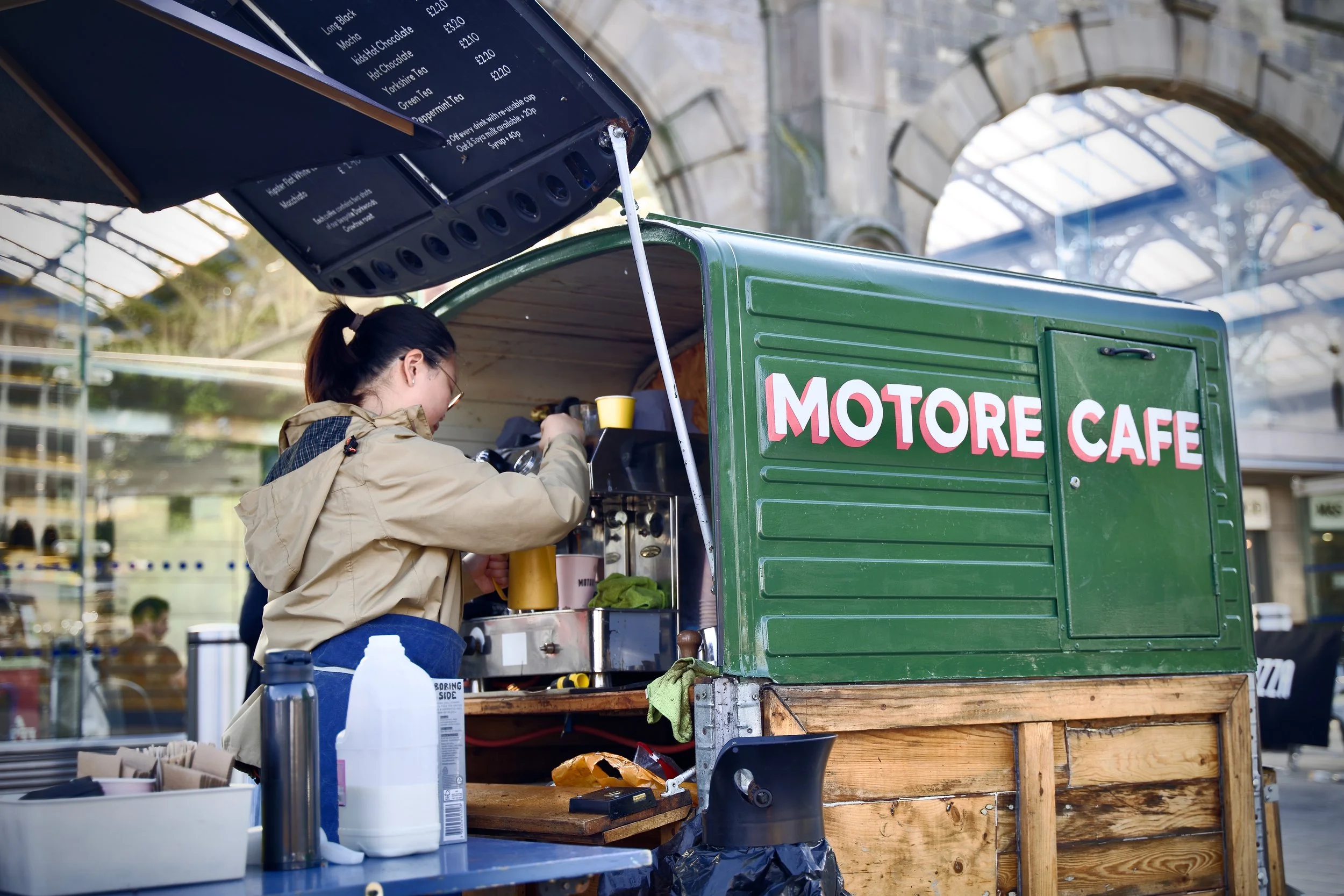 Plain Aesthetic Glass Barbecue Containers