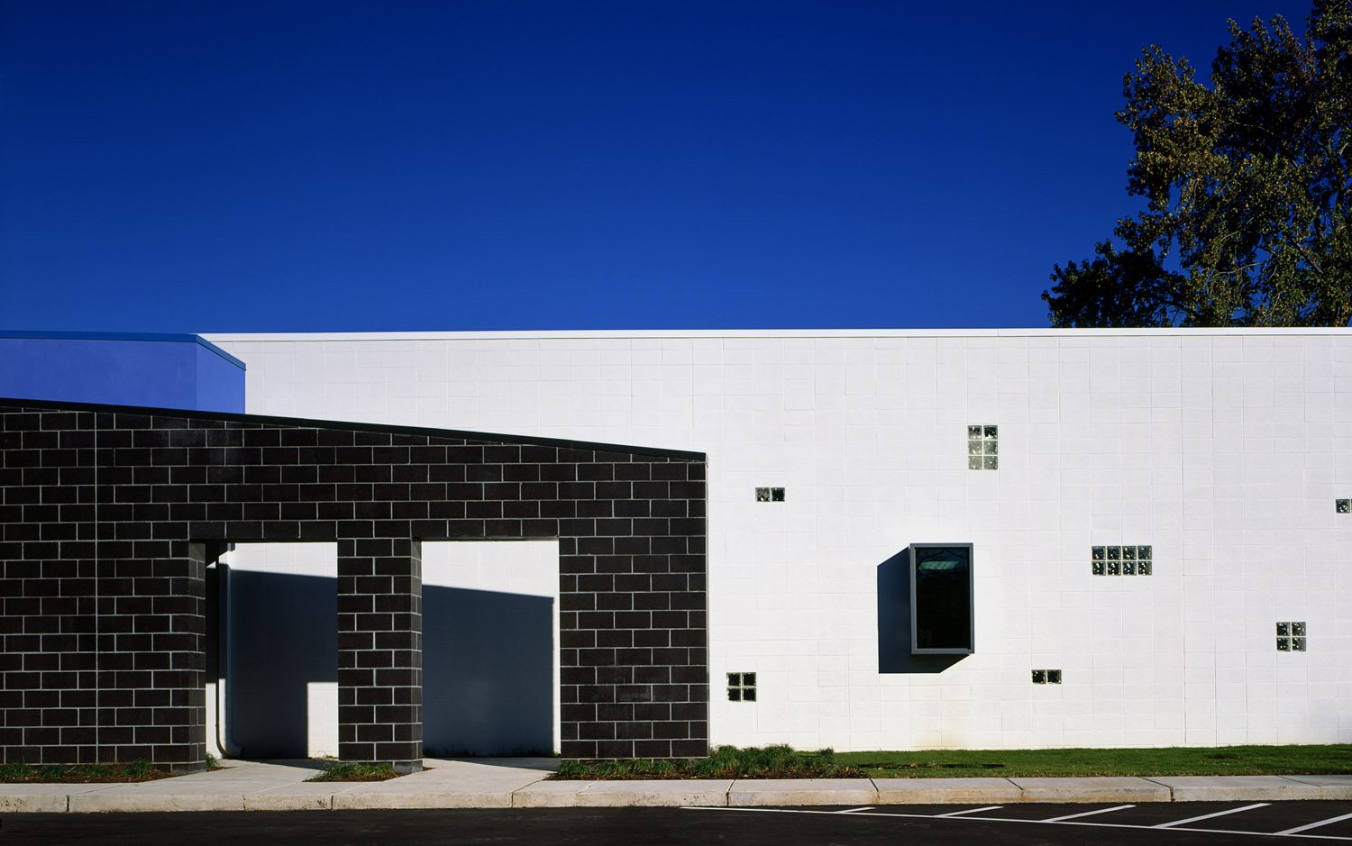 Arman Christ Com  Ext 01-sm.jpg