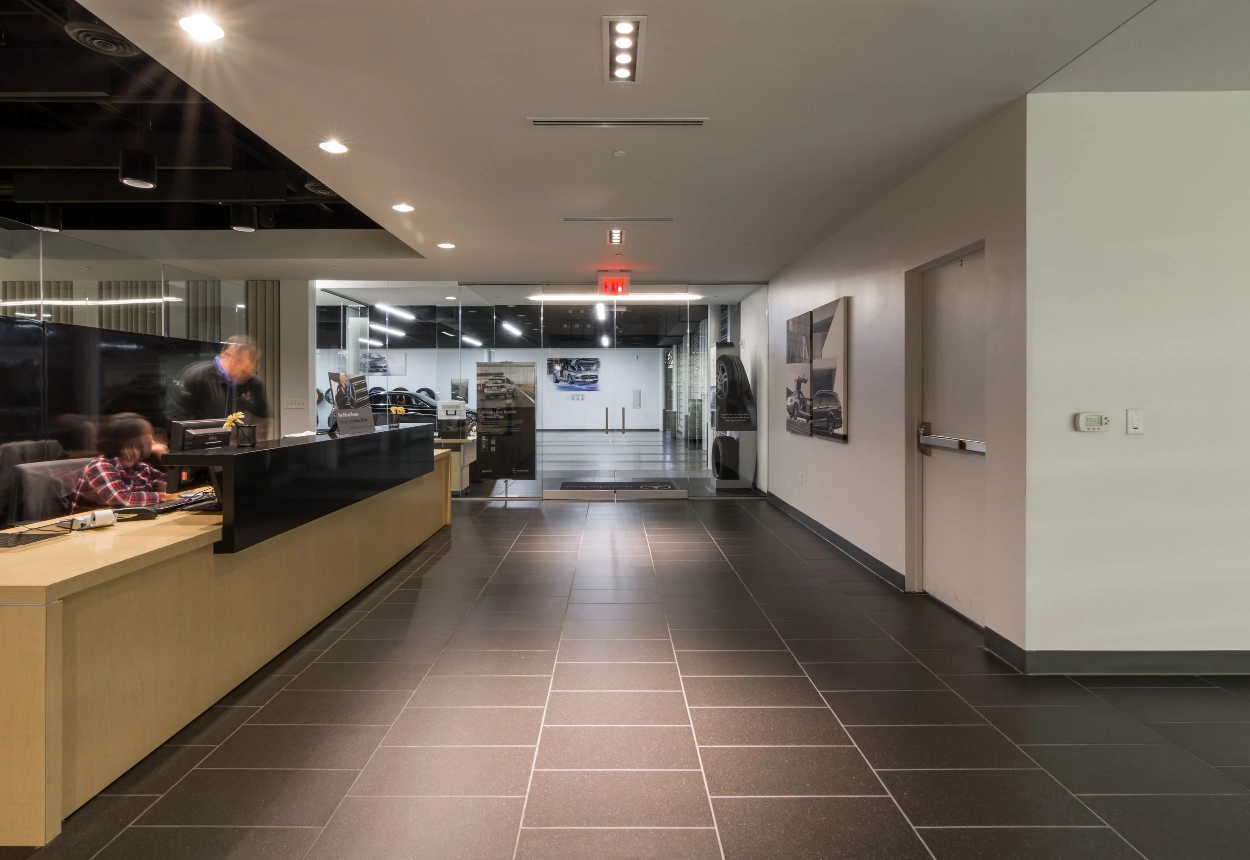 Mercedes Benz - Memphis-12.jpg