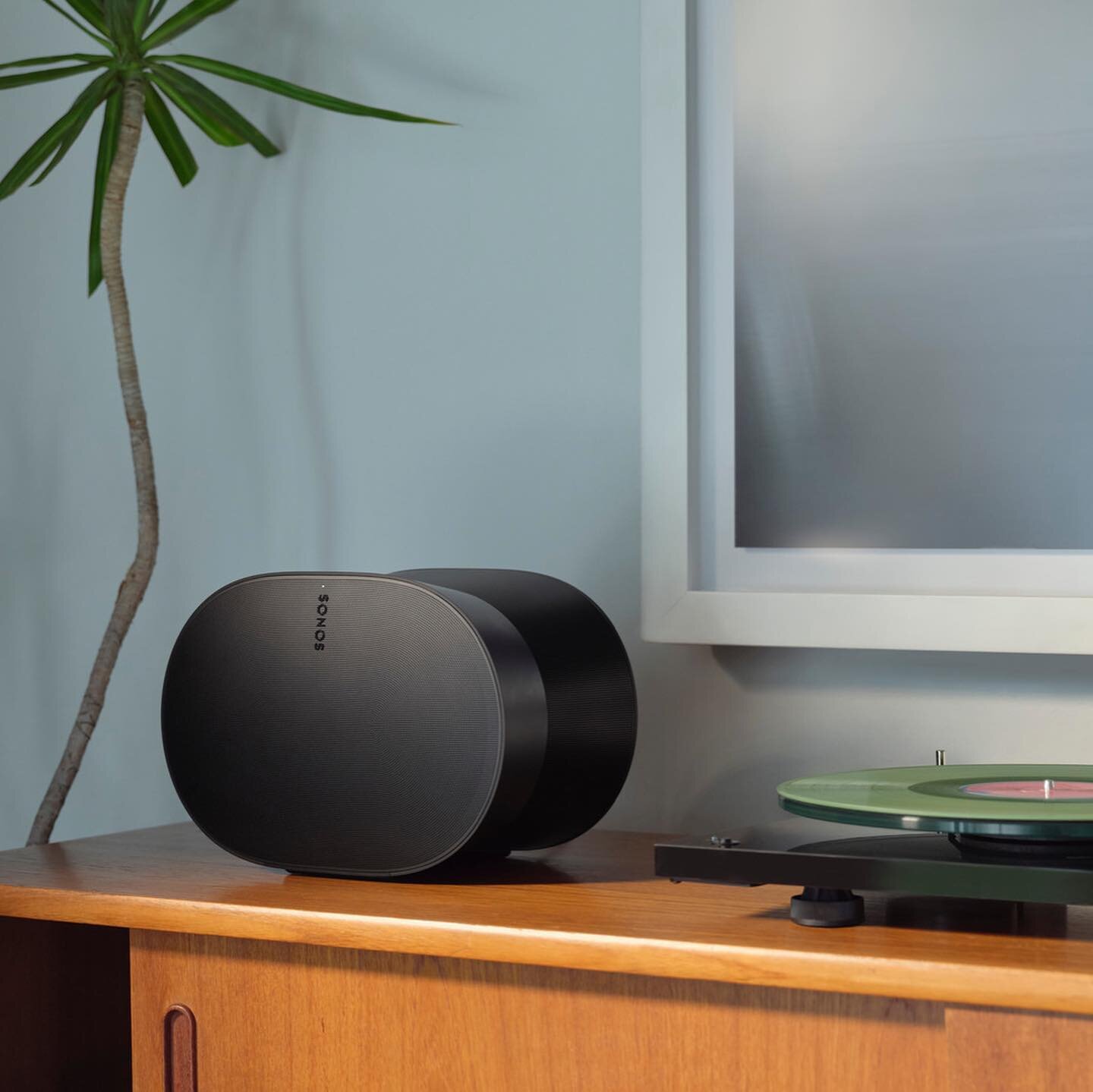 The new Sonos Era 300 with spatial audio  is now available for pre order! Featuring 6 optimally positioned drivers to fill any room with music. 

$559 CAD

Contact @hometheatresolutions.ca to get yours!
#sonos #yeg #yegbusiness #yeggers #yegmusic