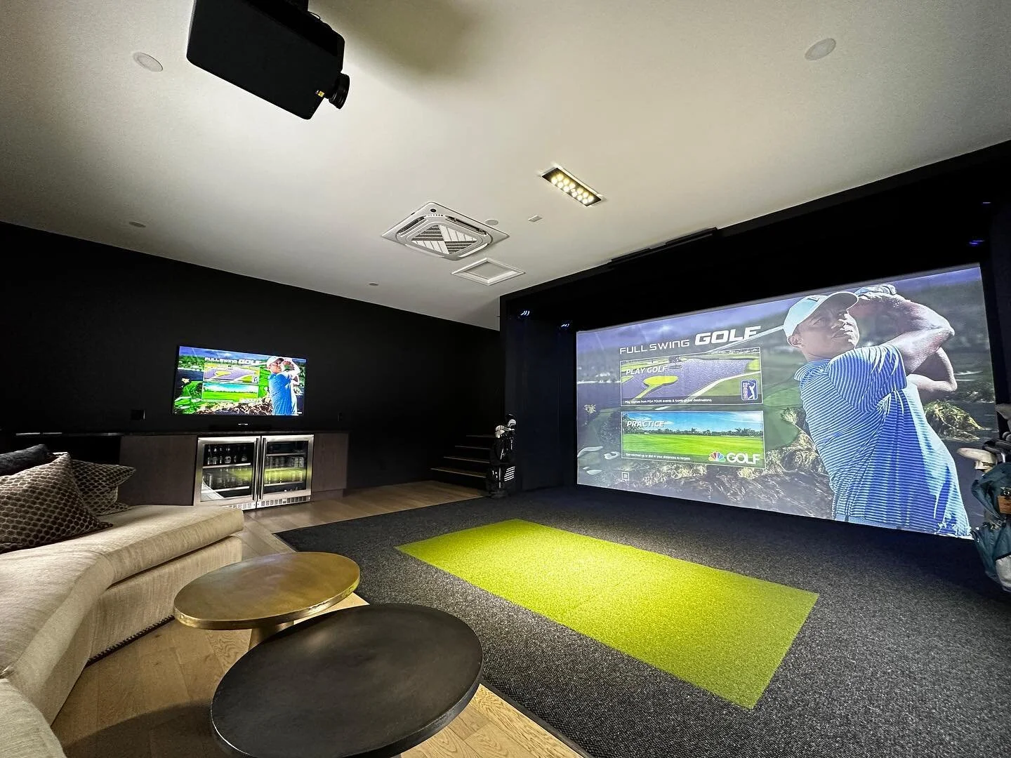 Level up your game! This custom @fullswingsimulators is equipped with @sonos premium immersive audio package. 

#yeg #yeggers #sonos #golfsimulator #fullswinggolf