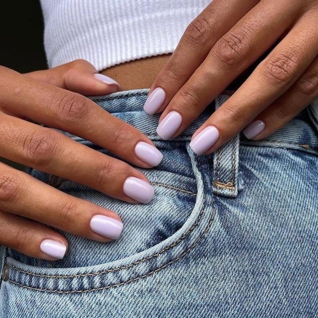 Hoe jij je nagellak snel kunt drogen: 5 handige tips 🩵

Ben je het zat om lang te wachten tot je nagels eindelijk droog zijn? Met deze 5 handige tips kun jij je nagellak in een mum van tijd laten drogen, zodat je snel weer kunt genieten van je prach