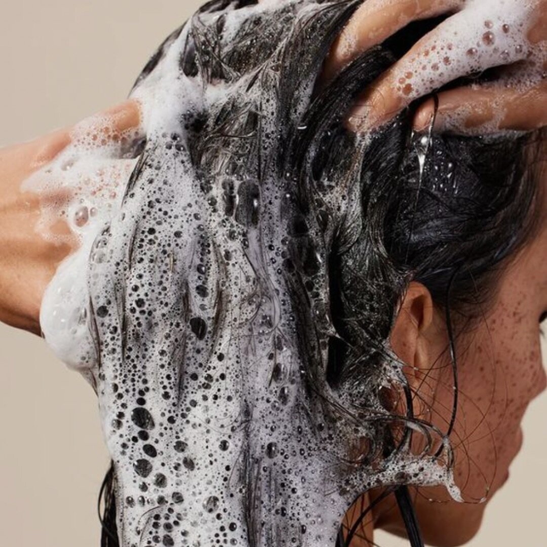 Ontdek de beste shampoos van dit moment 🩵

Het kiezen van de juiste shampoo is essentieel voor het behouden van gezond en glanzend haar. Met zo&rsquo;n overvloed aan opties op de markt kan het echter overweldigend zijn om te beslissen welke shampoo 