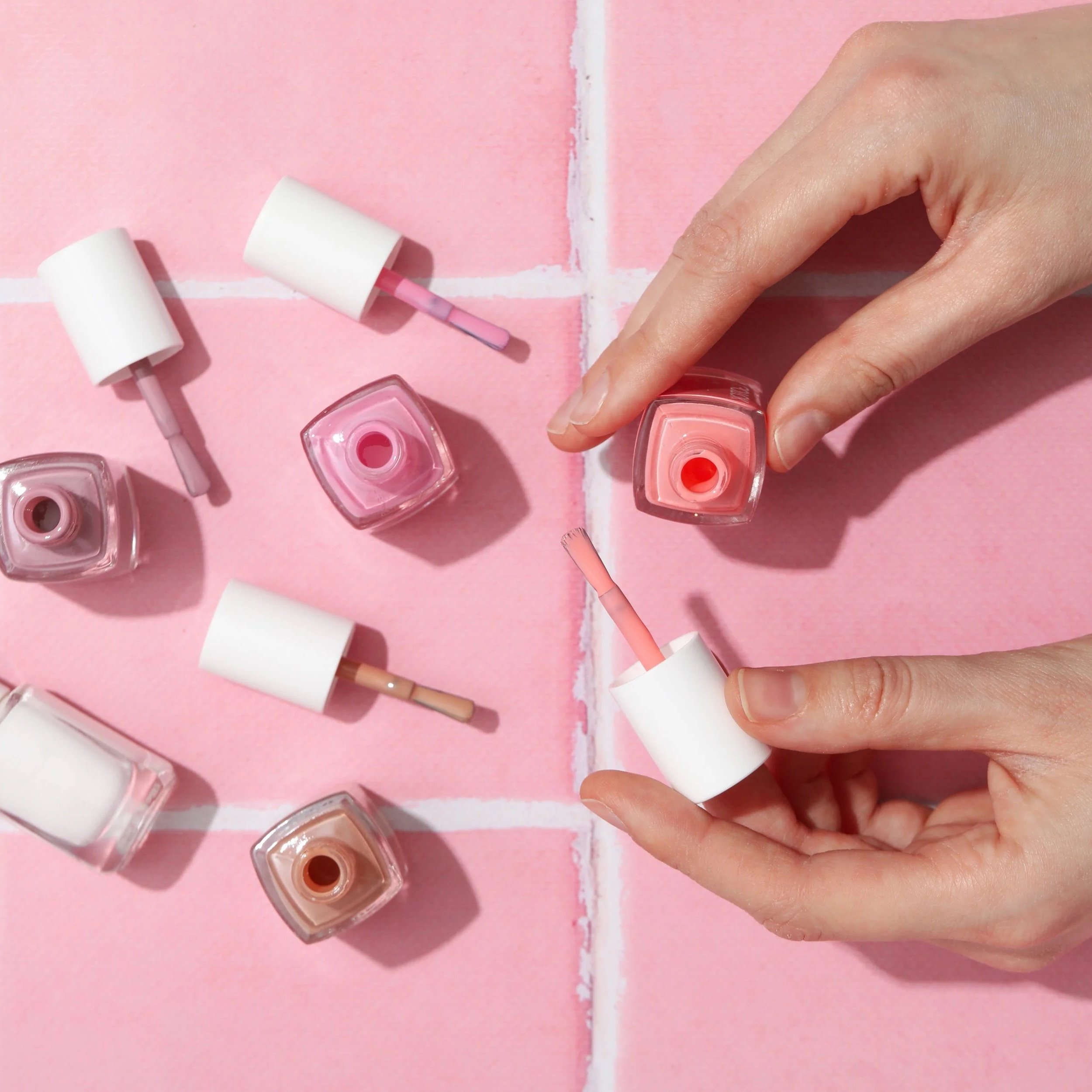 Deze 5 nagellakkleuren passen overal bij: stijlvol én tijdloos