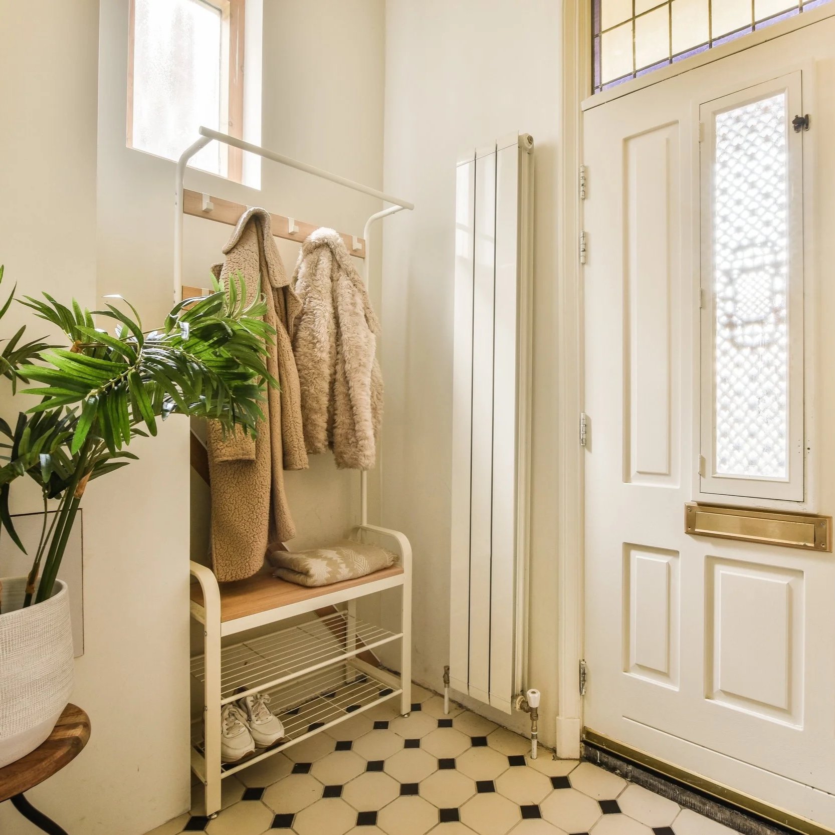 Gisou lip oil12 prachtige hal ideeën: zo ontvang je bezoek in stijl