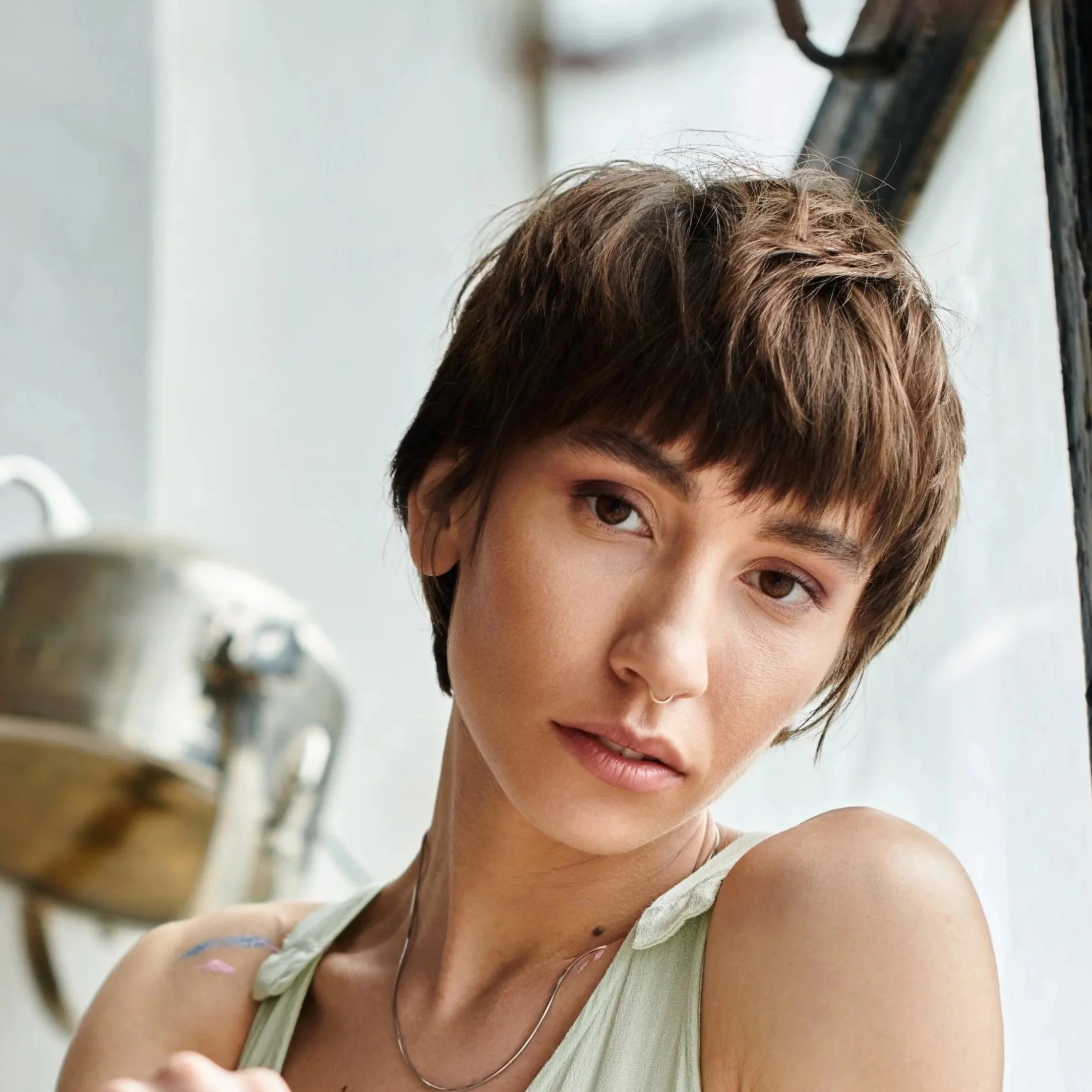 5 rommelige korte kapsels die je makkelijk kan stylen